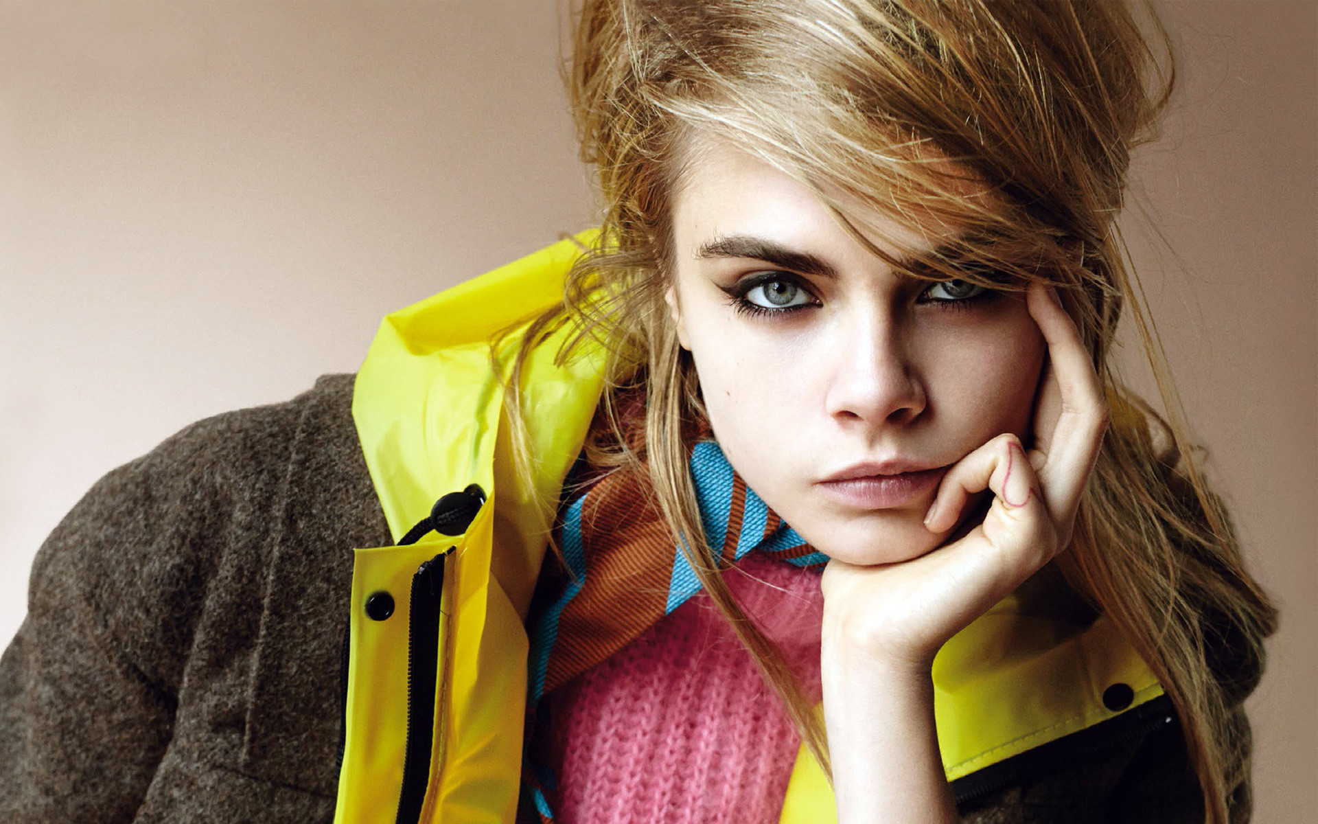 Cara Delevingne, Giacca gialla, Moda, Ritratto, Full HD, sfondo desktop