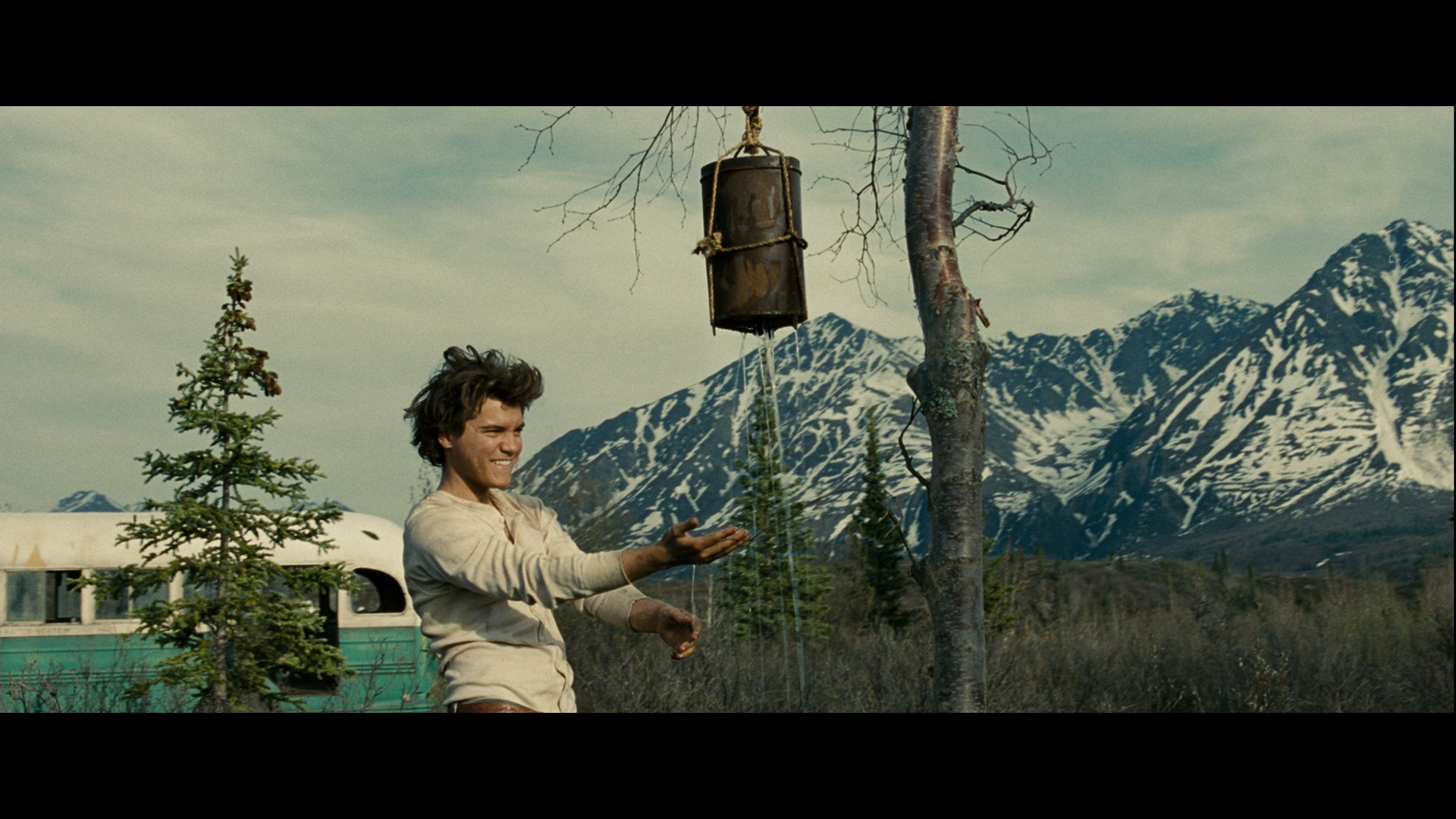 Into the Wild - Nelle terre selvagge, Emile Hirsch, Magic Bus, Alaska, Montagne innevate, immagine di sfondo