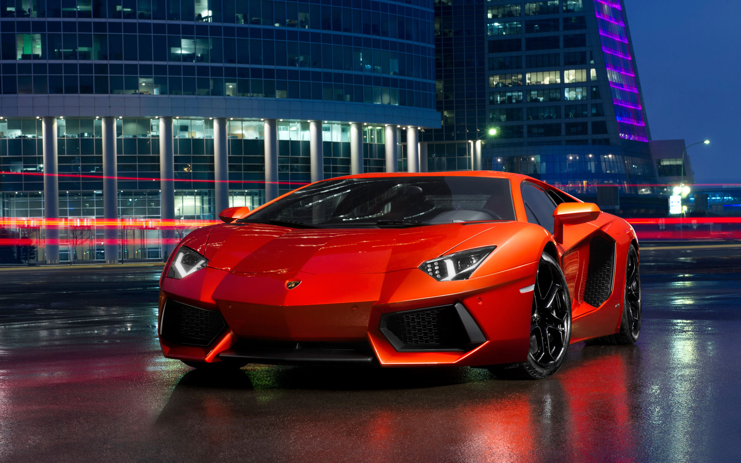 Lamborghini Aventador LP700-4, Rosso, Città notturna, Asfalto bagnato, sfondo desktop 2560x1600