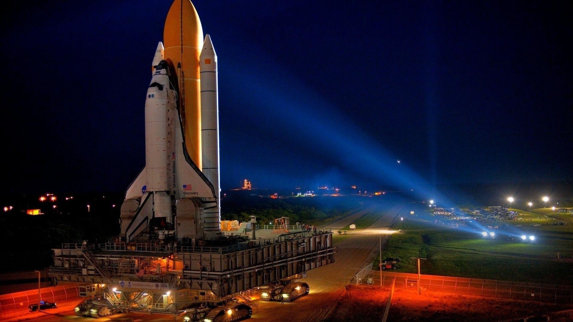 Space Shuttle, Kennedy Space Center, Rampa di lancio, Notte, Full HD, sfondo Windows 11