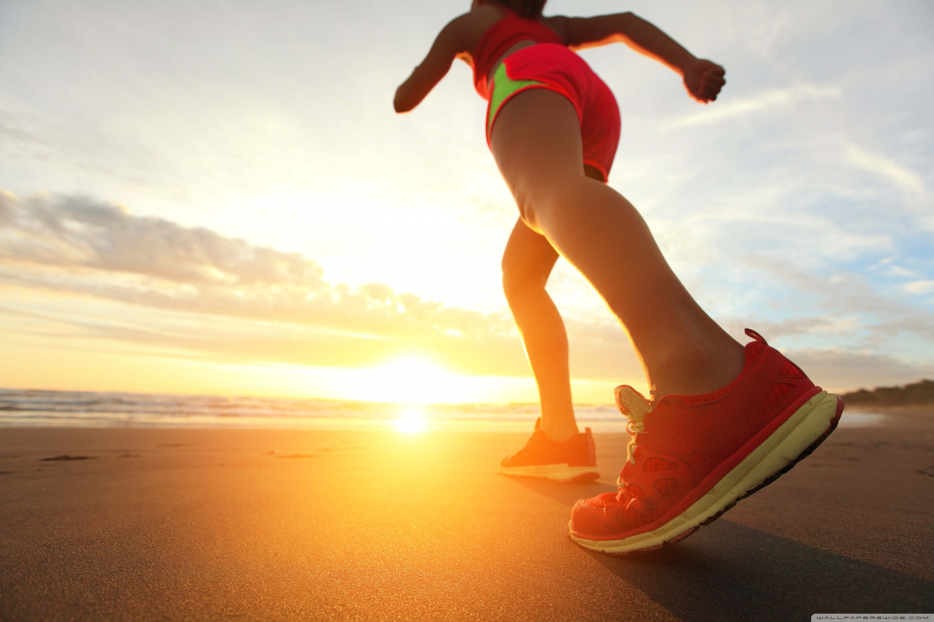 Scarpe da corsa, Gambe, Spiaggia, Tramonto, 2K, sfondo desktop