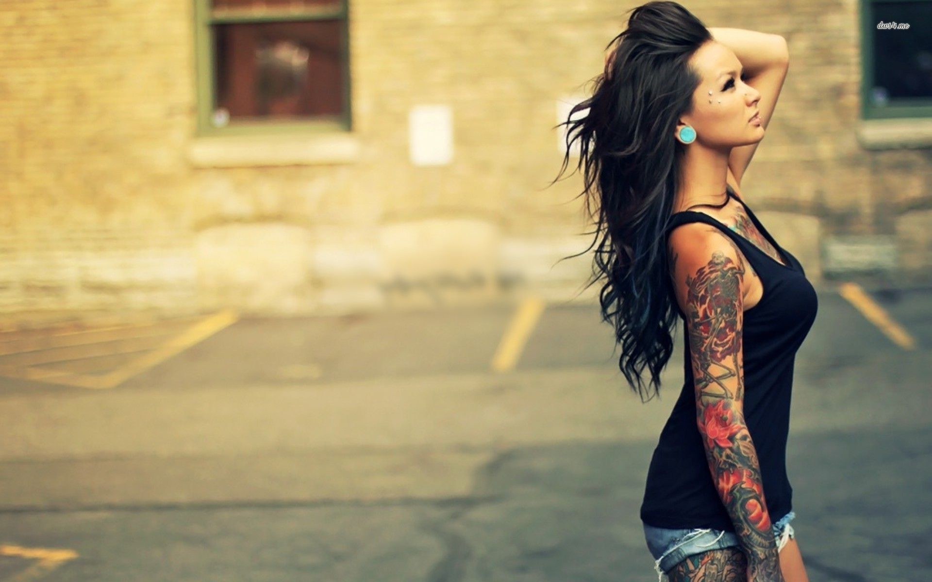 Ragazza, Tatuaggi, Capelli neri, Strada, 16:10 Full HD, sfondo widescreen