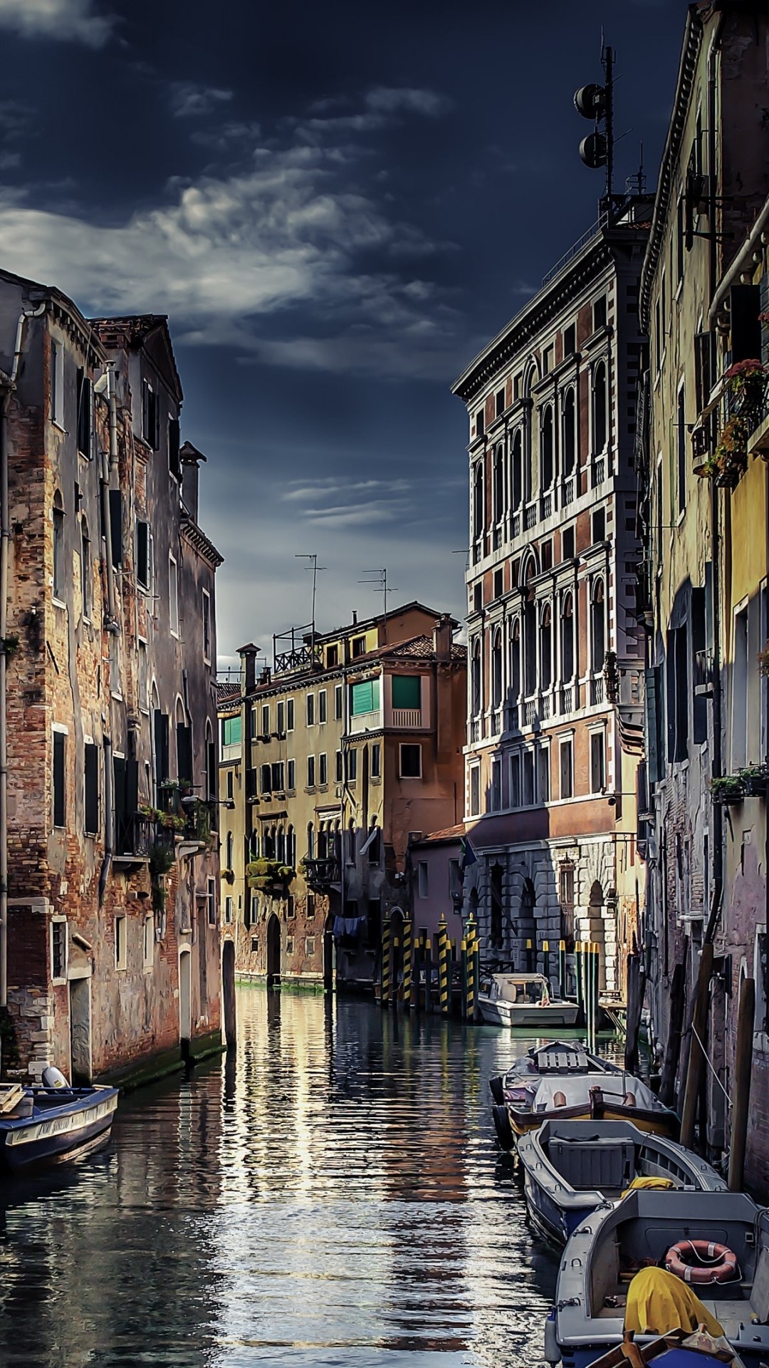 Venezia, Canale, Nuvole, Verticale, sfondo per iPhone e Android