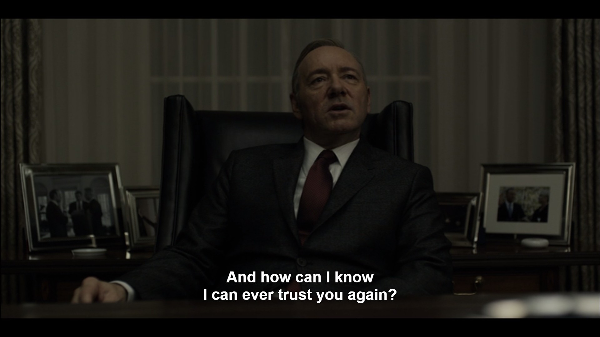 Frank Underwood, Kevin Spacey, House of Cards, Studio Ovale, Sottotitoli, sfondo Windows 11