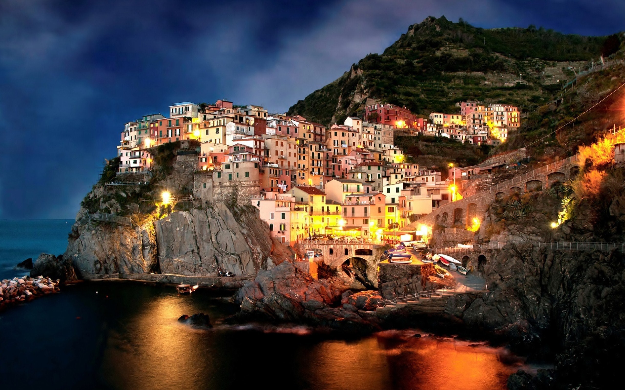 Manarola, Cinque Terre, Liguria, Italia, Notte, 2K, sfondo per desktop