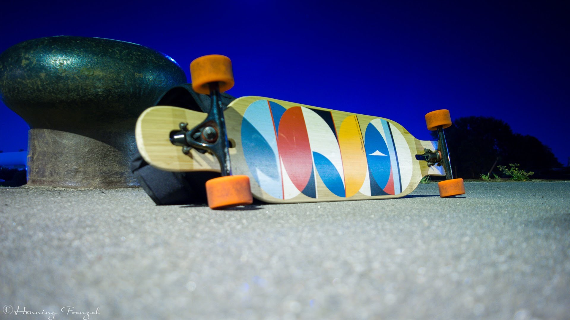 Longboard, Ruote arancioni, Cielo blu, Prospettiva bassa, 16:9 Full HD, sfondo widescreen