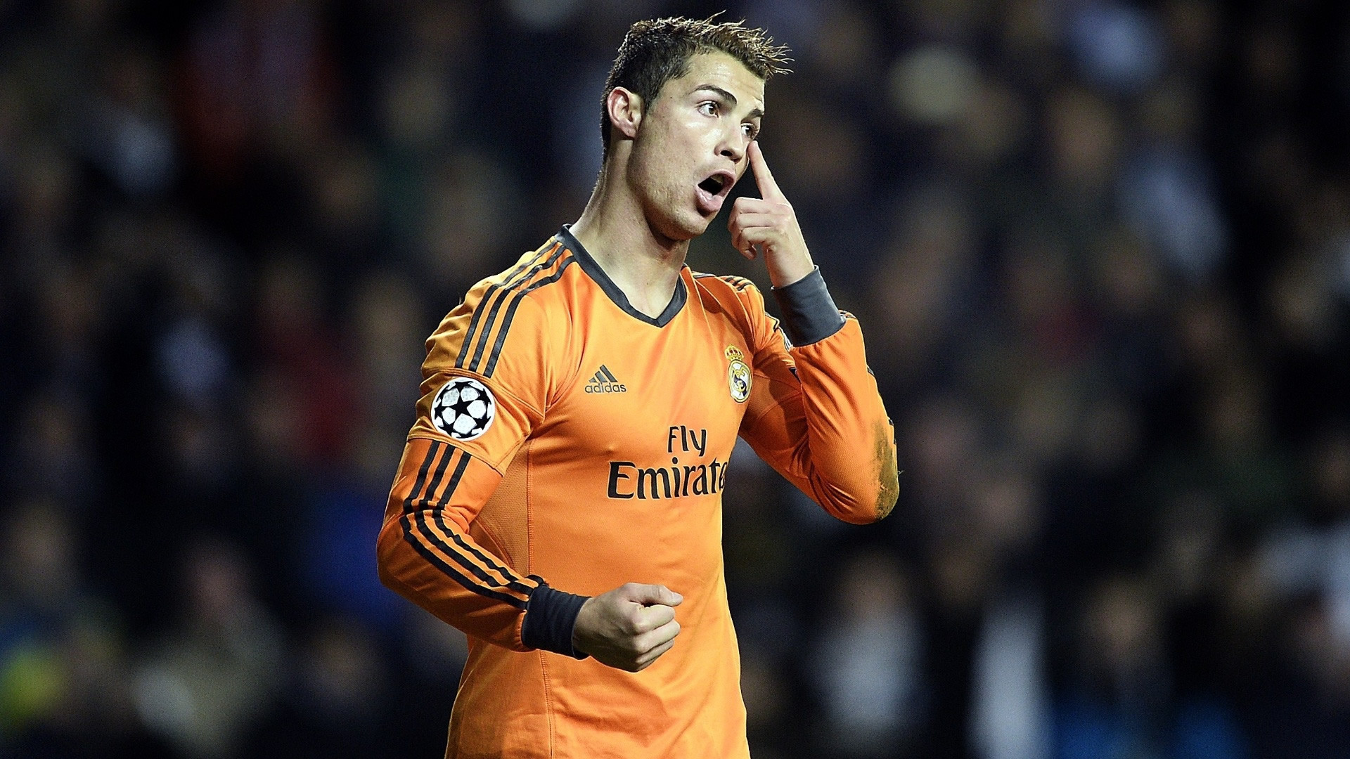 Cristiano Ronaldo, Real Madrid, Maglia arancione, Champions League, sfondo Windows 11