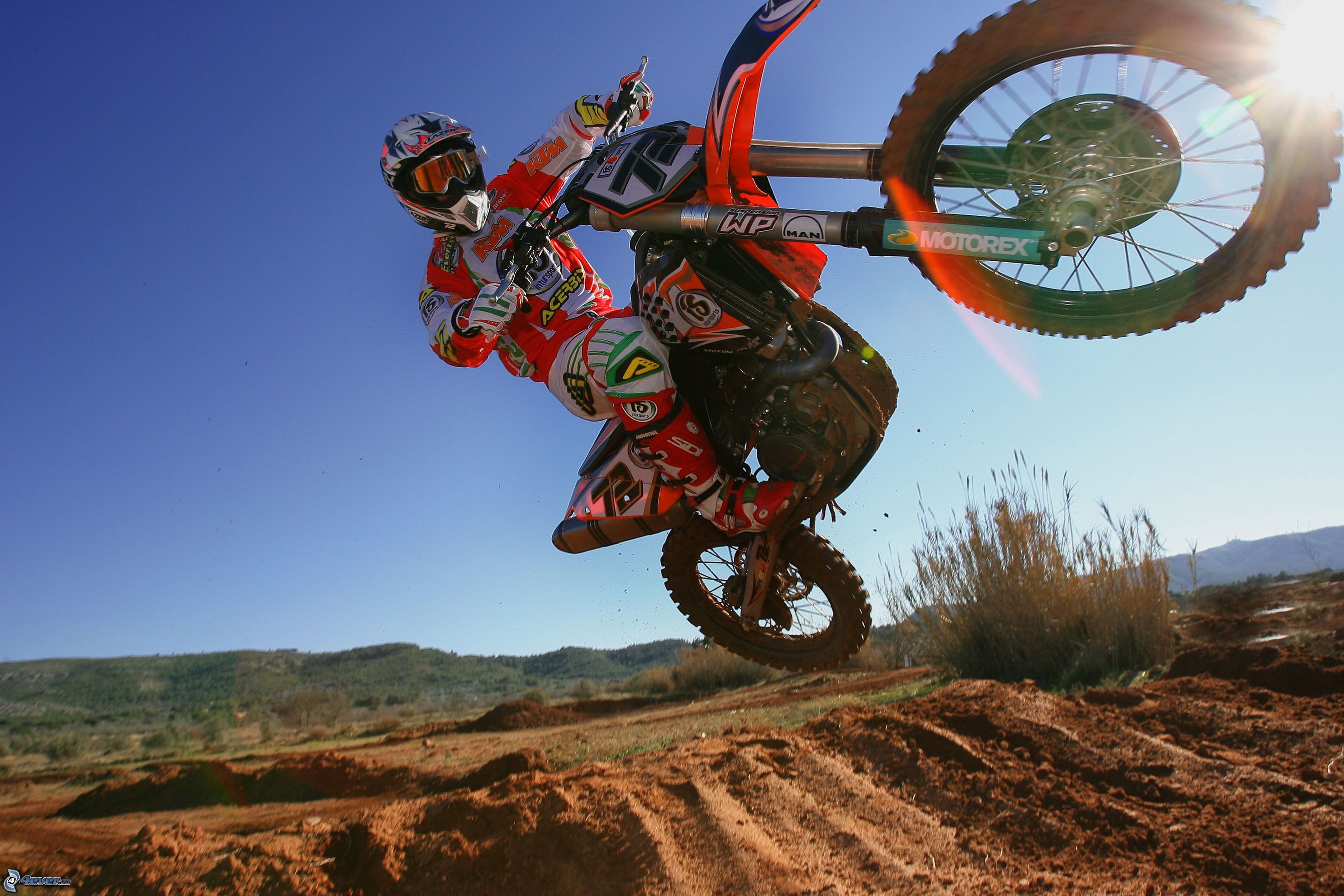Honda CRF, Salto, Motocross, Controluce, Cielo azzurro, 2K, sfondo desktop