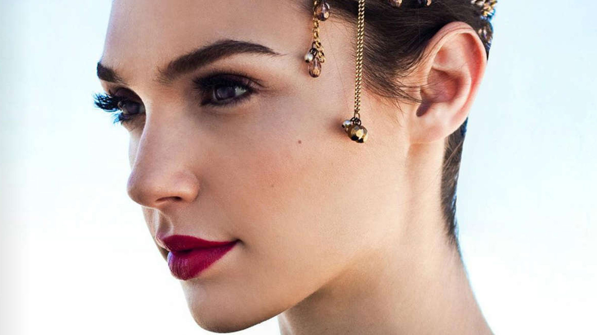 Gal Gadot, Profilo, Rossetto rosso, Orecchino, Full HD 1080p, sfondo desktop
