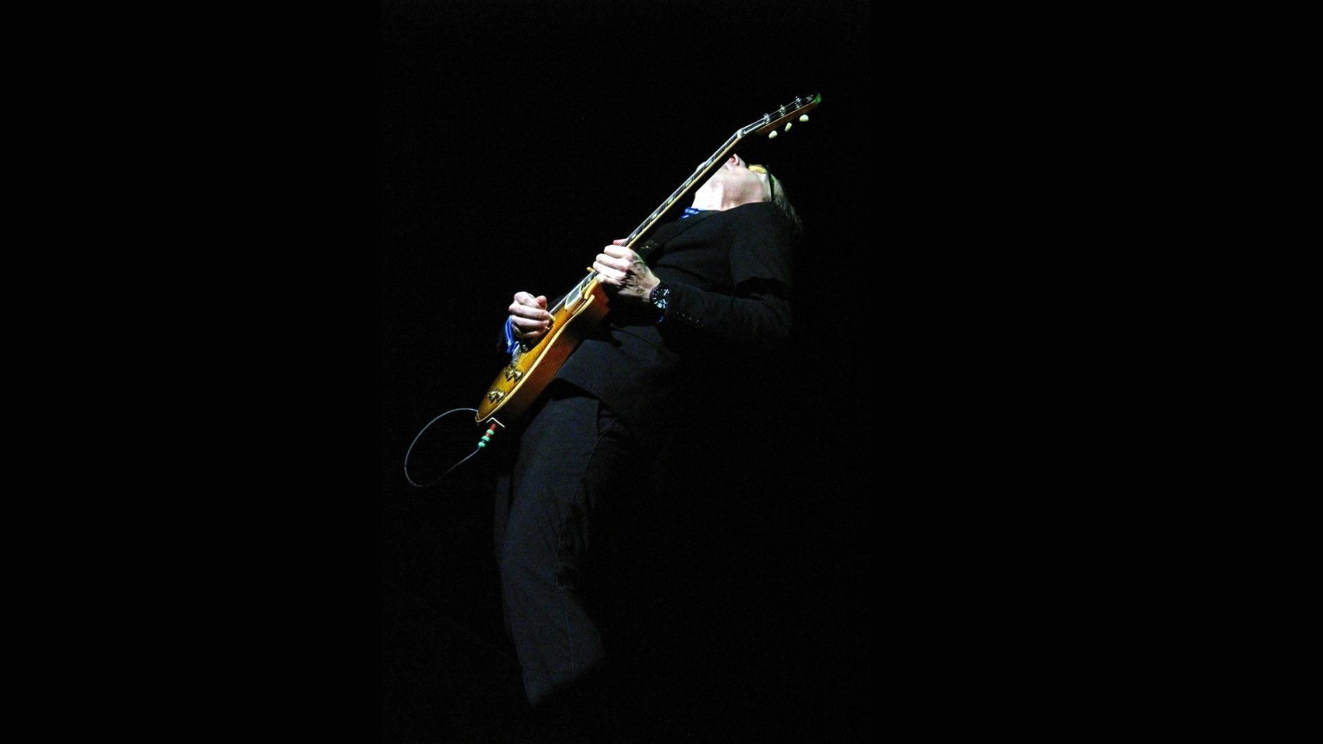 Chitarrista, Chitarra elettrica, Sfondo nero, 1920x1080, wallpaper desktop