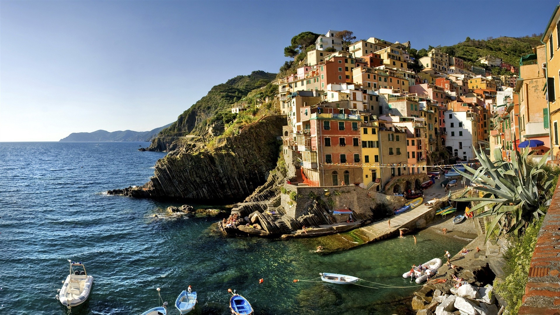 Riomaggiore, Cinque Terre, Liguria, Barche, Full HD, sfondo Windows 11
