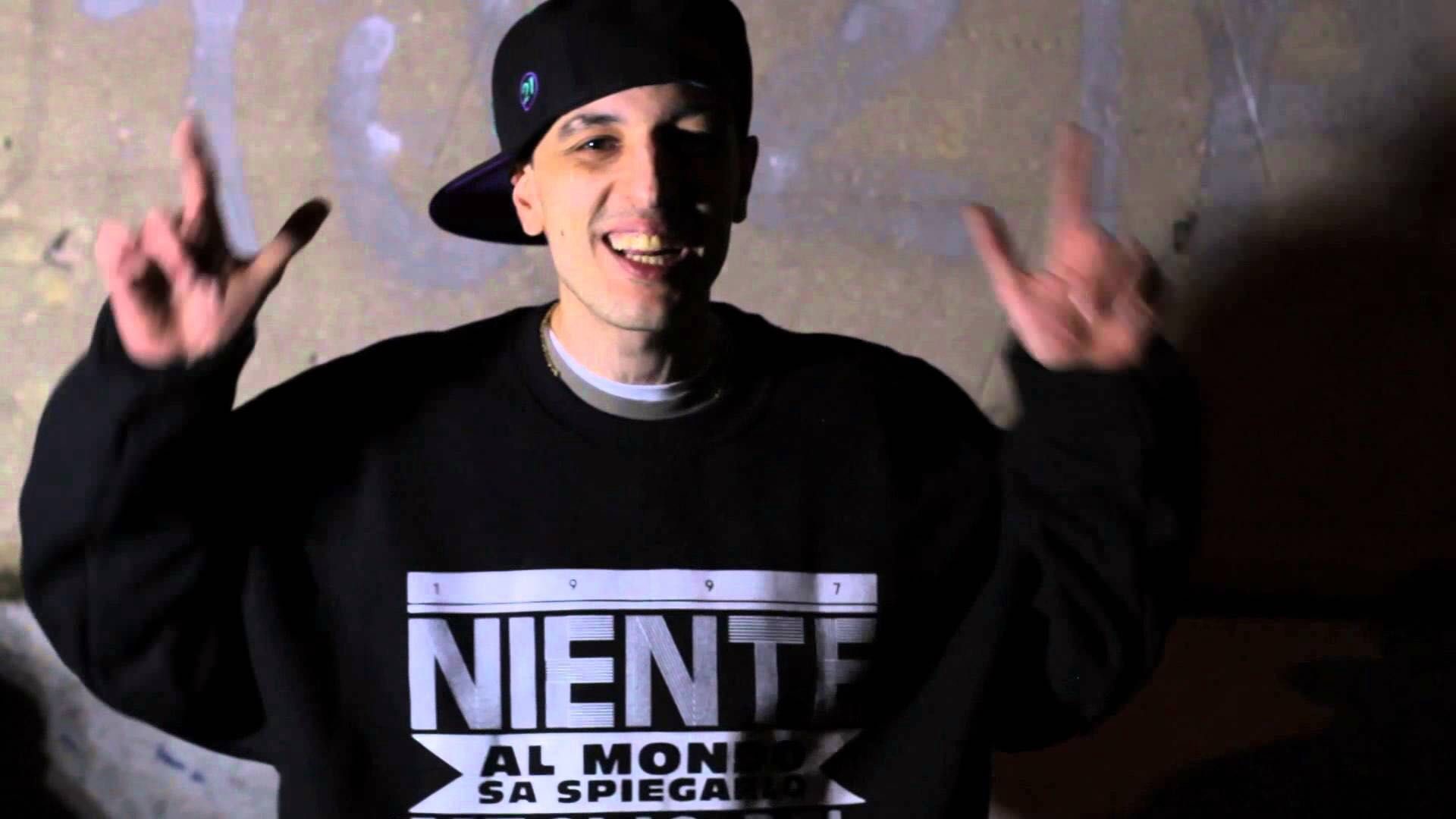 Niente al mondo sa spiegarmi, Felpa, Cappellino, Rap italiano, Full HD, sfondo Windows 11