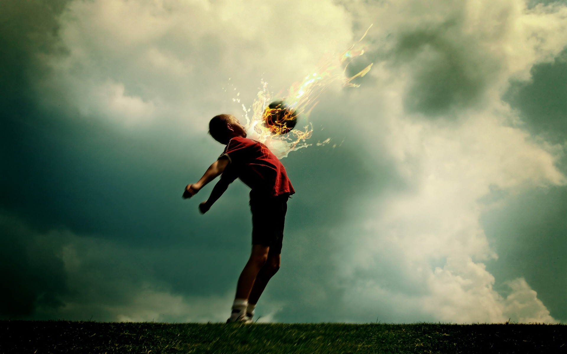 Calciatore, Pallone in fiamme, Cielo nuvoloso, Full HD, wallpaper per portatile