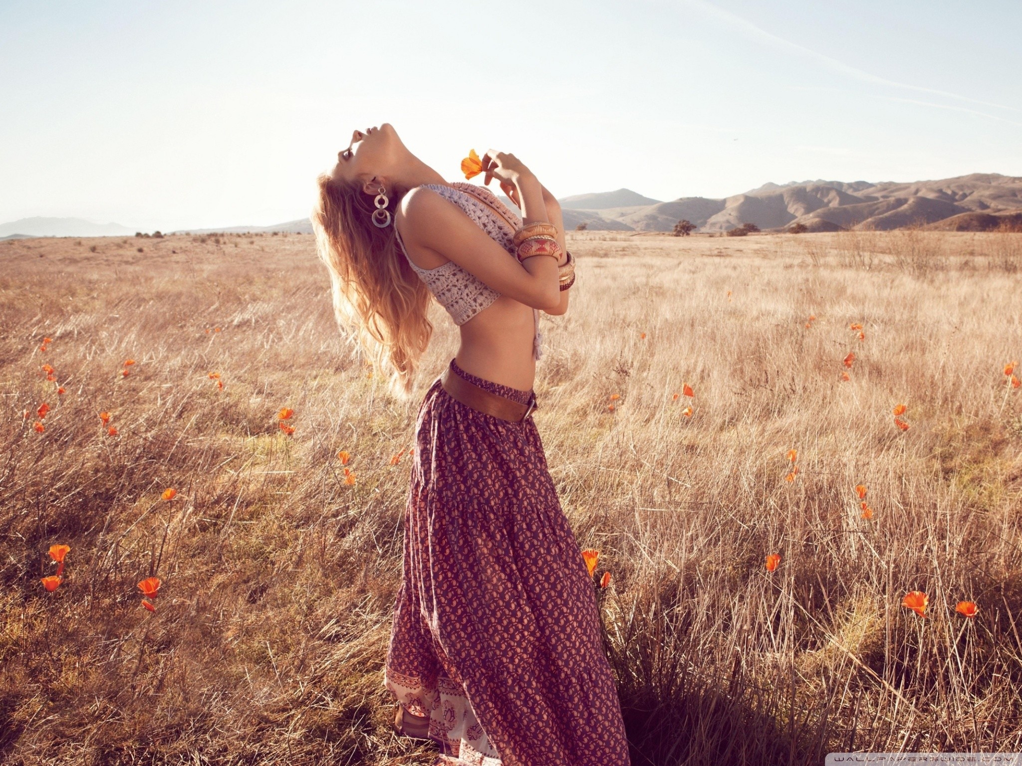 Ragazza boho, Campo dorato, Fiori, Full HD, sfondo per iPad e tablet
