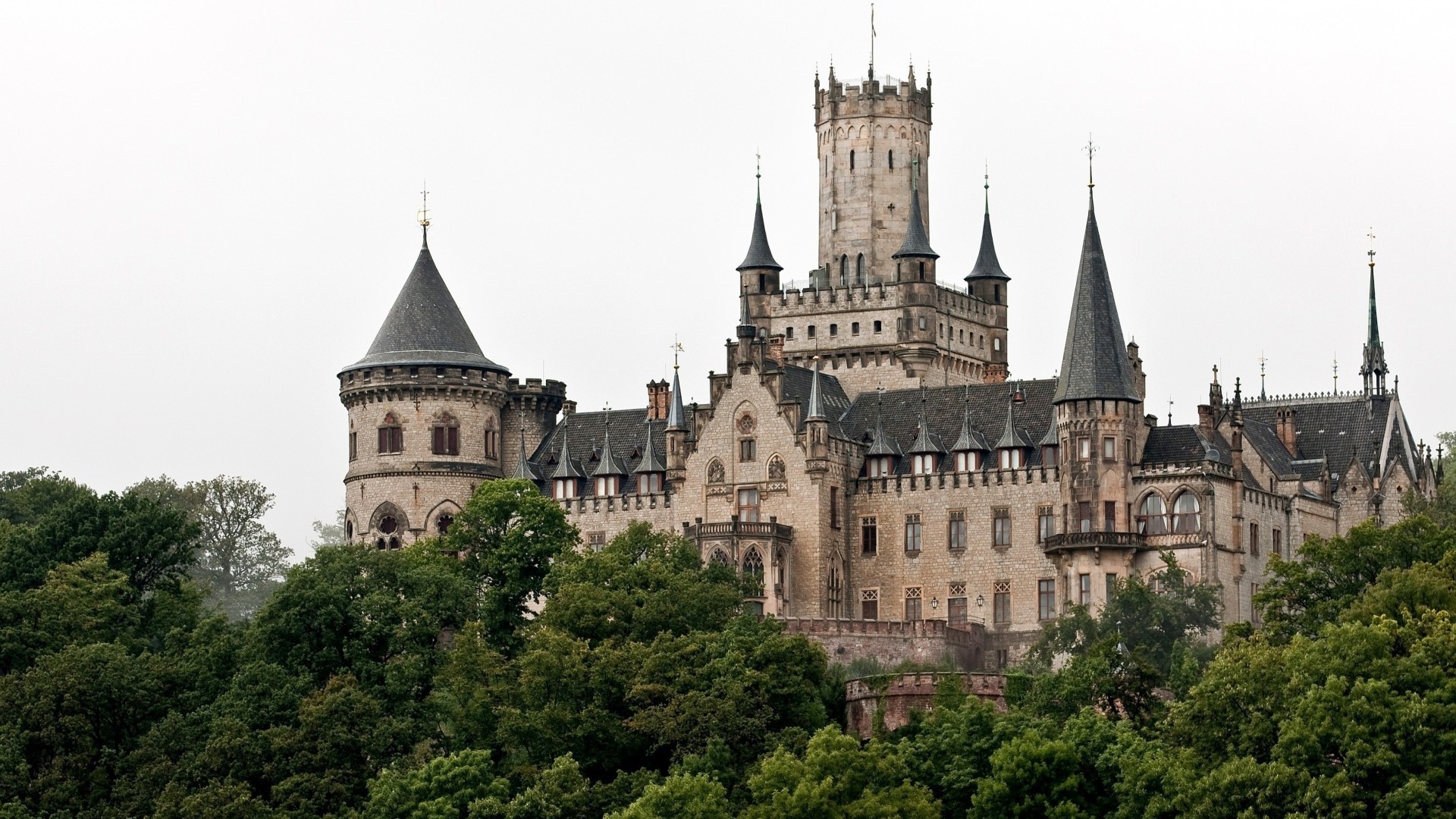 Castello di Marienburg, Germania, Torri, Foresta, Full HD 1080p, sfondo desktop