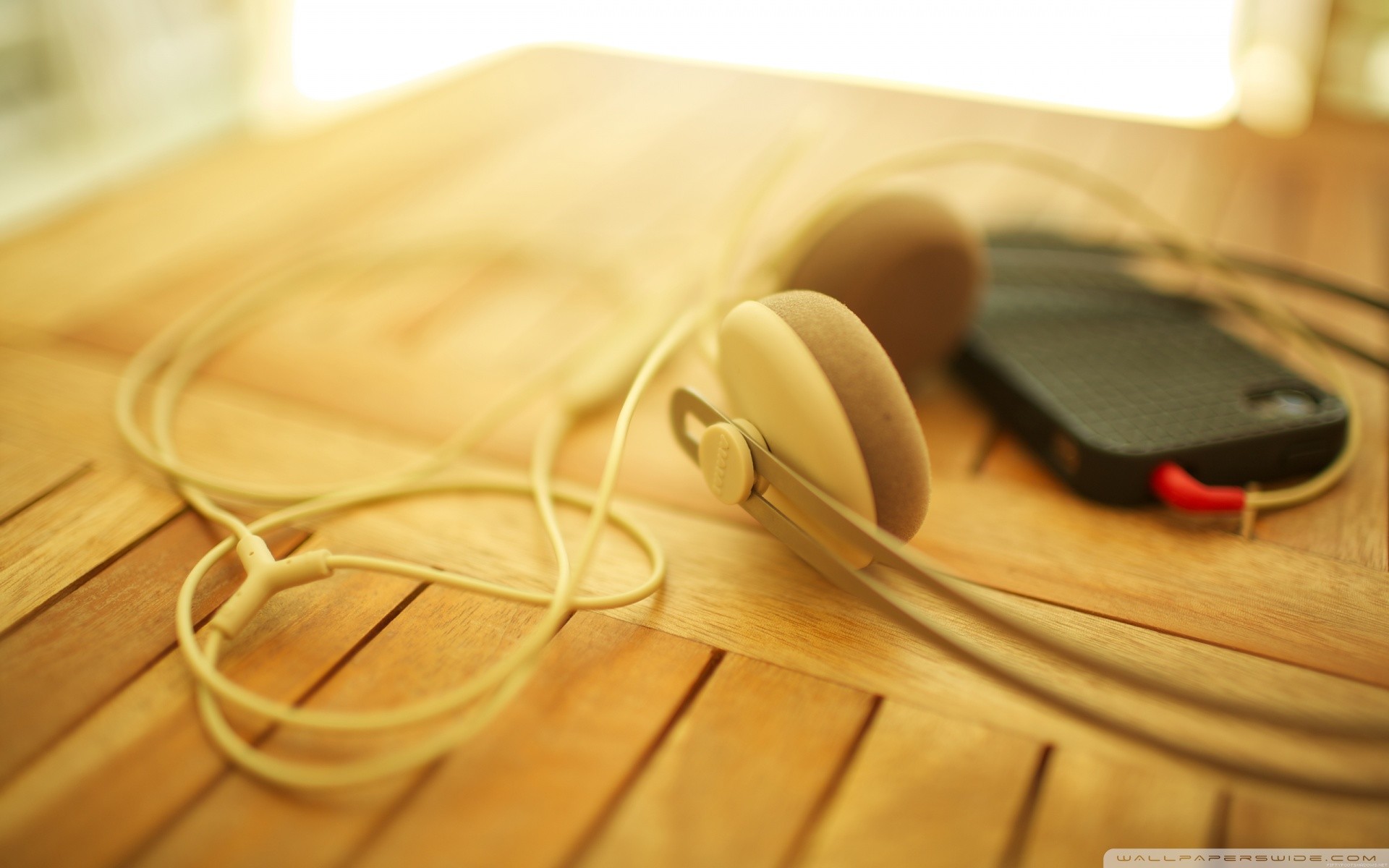 Cuffie, Smartphone, Tavolo in legno, Bokeh, 1920x1200, sfondo per PC