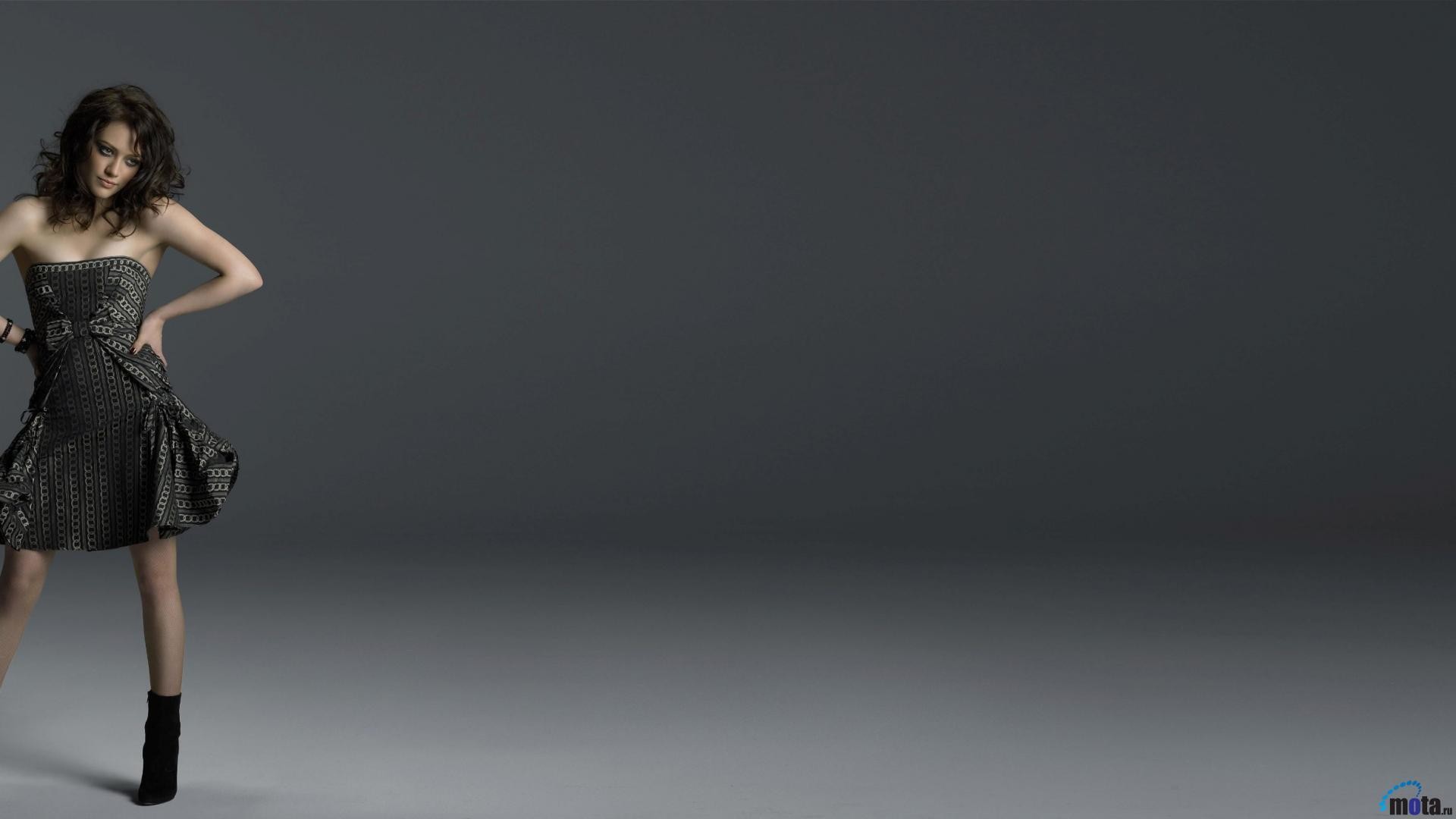 Modella, Abito nero, Sfondo grigio, 1920x1080, wallpaper desktop