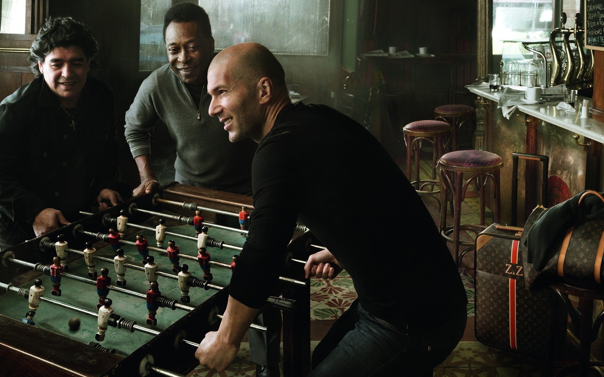 Diego Armando Maradona, Pelé, Zinédine Zidane, Calcio balilla, Louis Vuitton, sfondo desktop