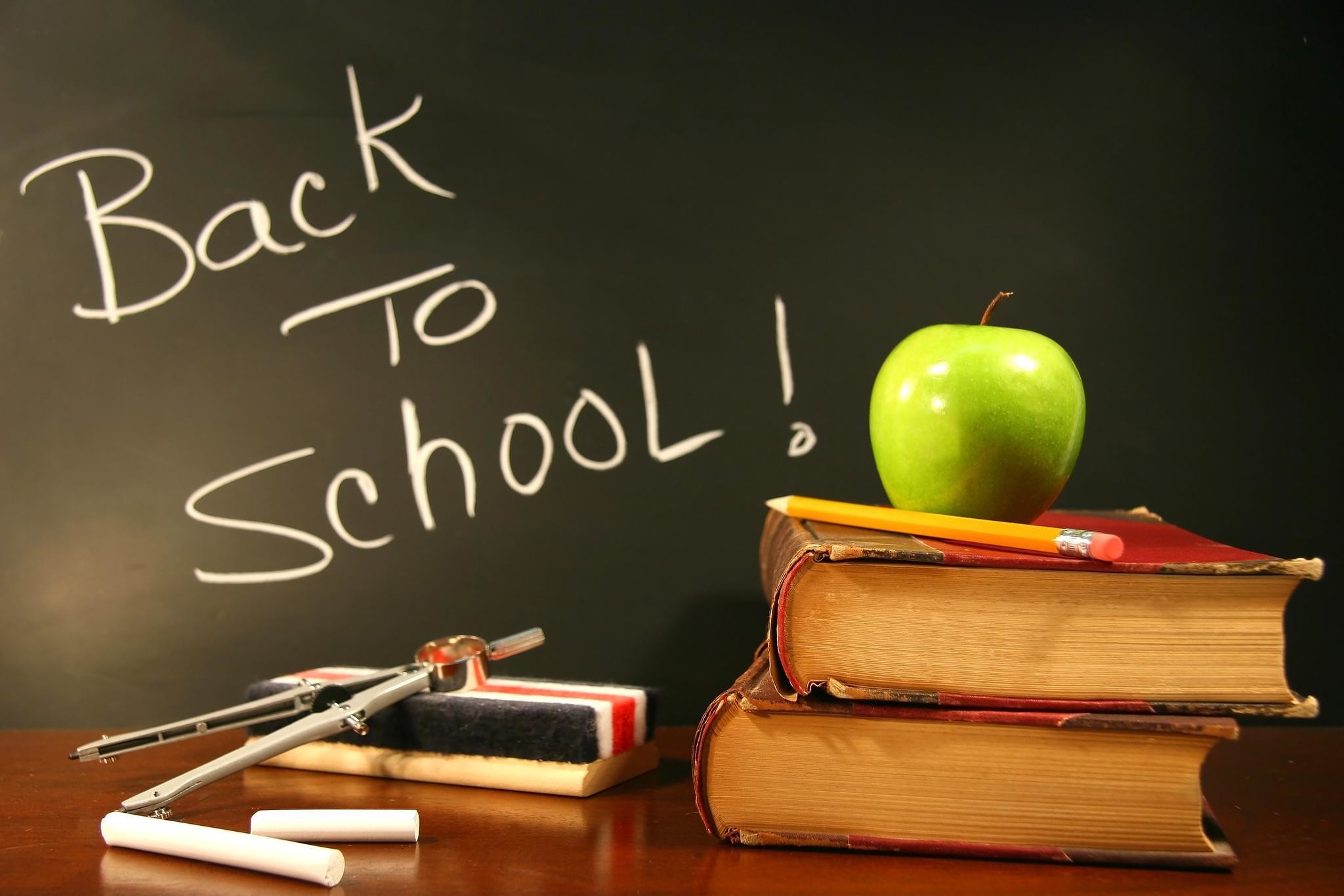 Back to School, Lavagna, Mela, Libri, Gessetti, Full HD, sfondo desktop