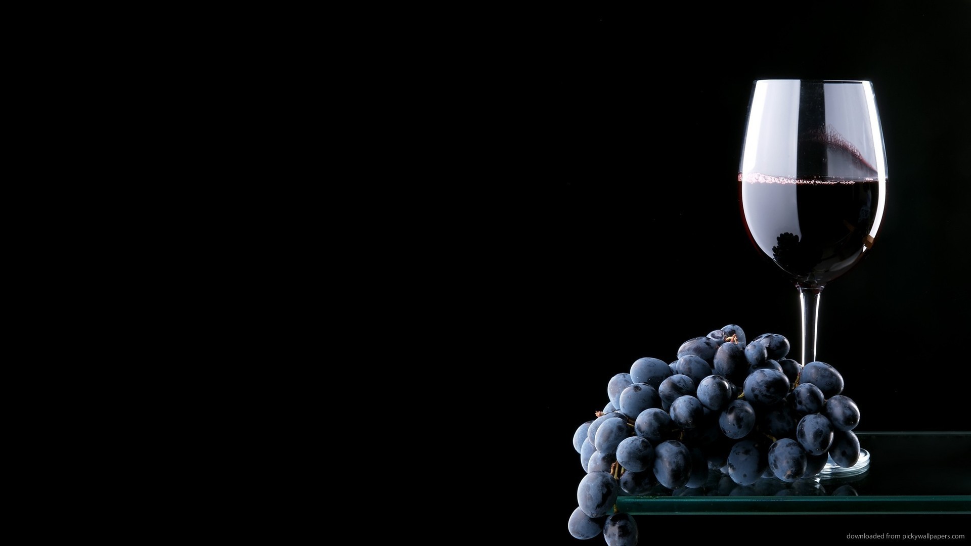 Calice di vino rosso, Uva nera, Sfondo nero, Minimalista, 1920x1080, wallpaper desktop