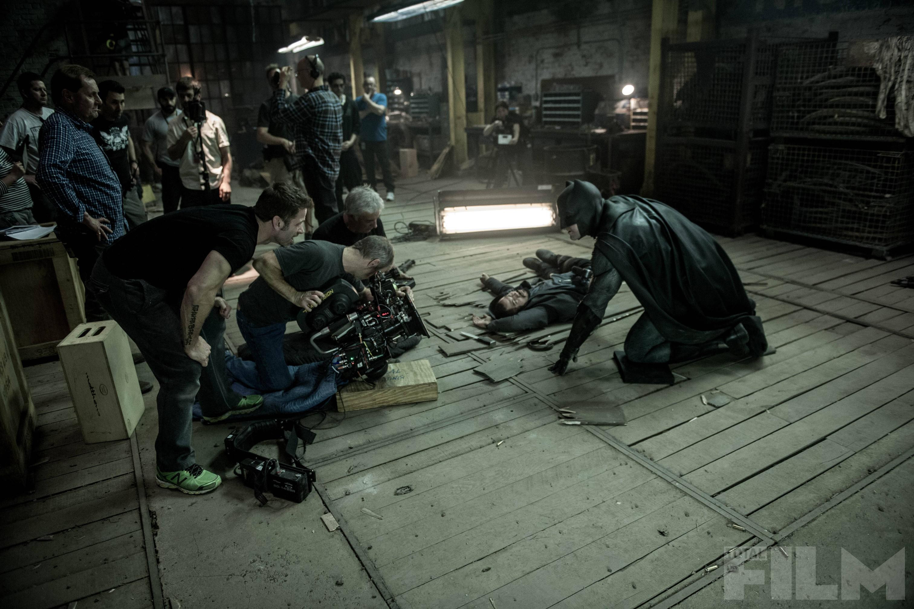 Batman v Superman: Dawn of Justice, Dietro le quinte, Set cinematografico, Batman, immagine di sfondo