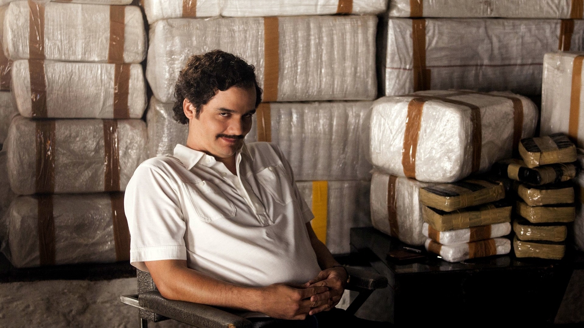 Pablo Escobar, Wagner Moura, Narcos, Magazzino, Pacchi, 1920x1080, sfondo per PC