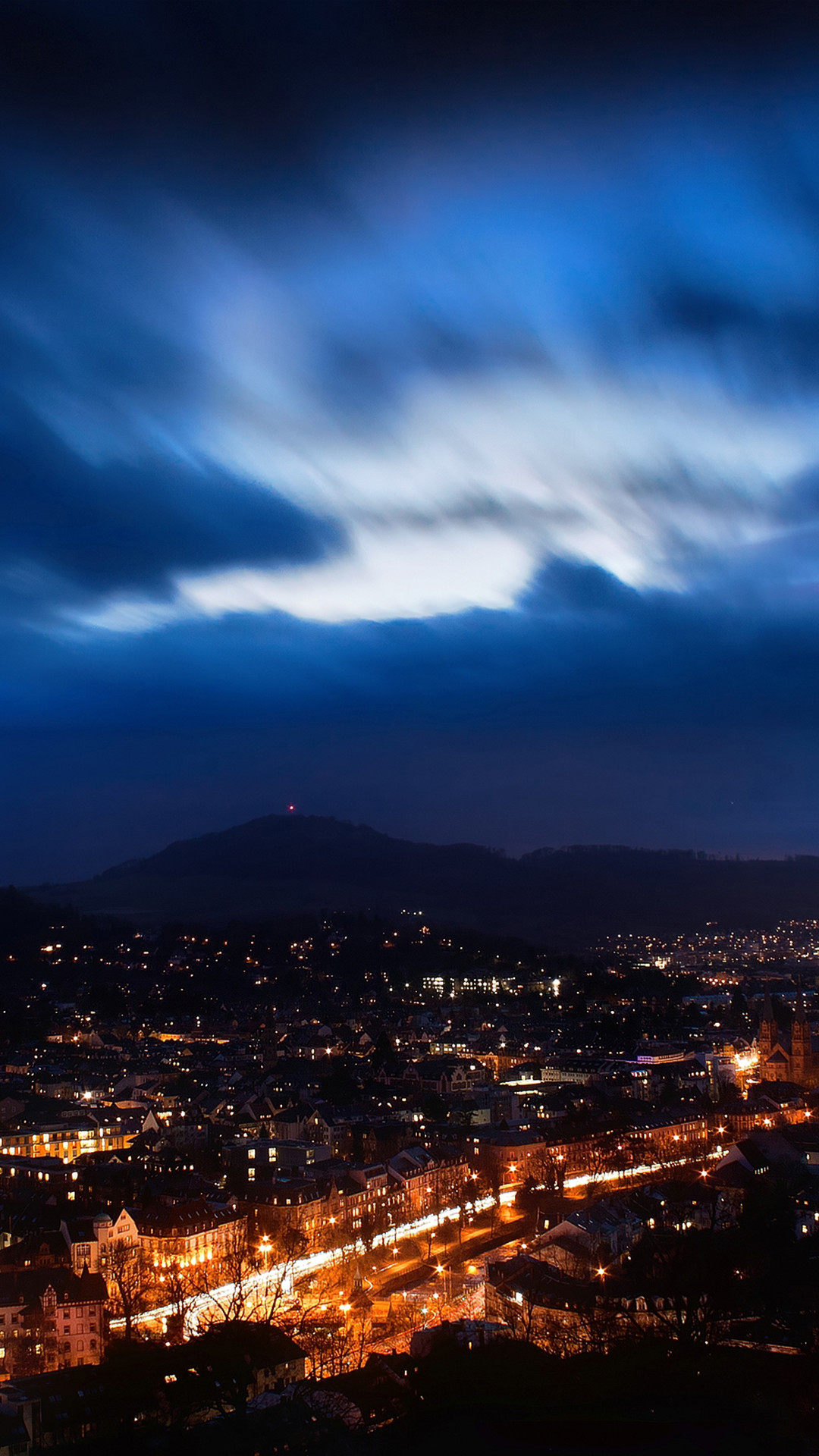Città di notte, Luci, Nuvole, Cielo blu, Panorama, sfondo schermata di blocco iPhone 6S