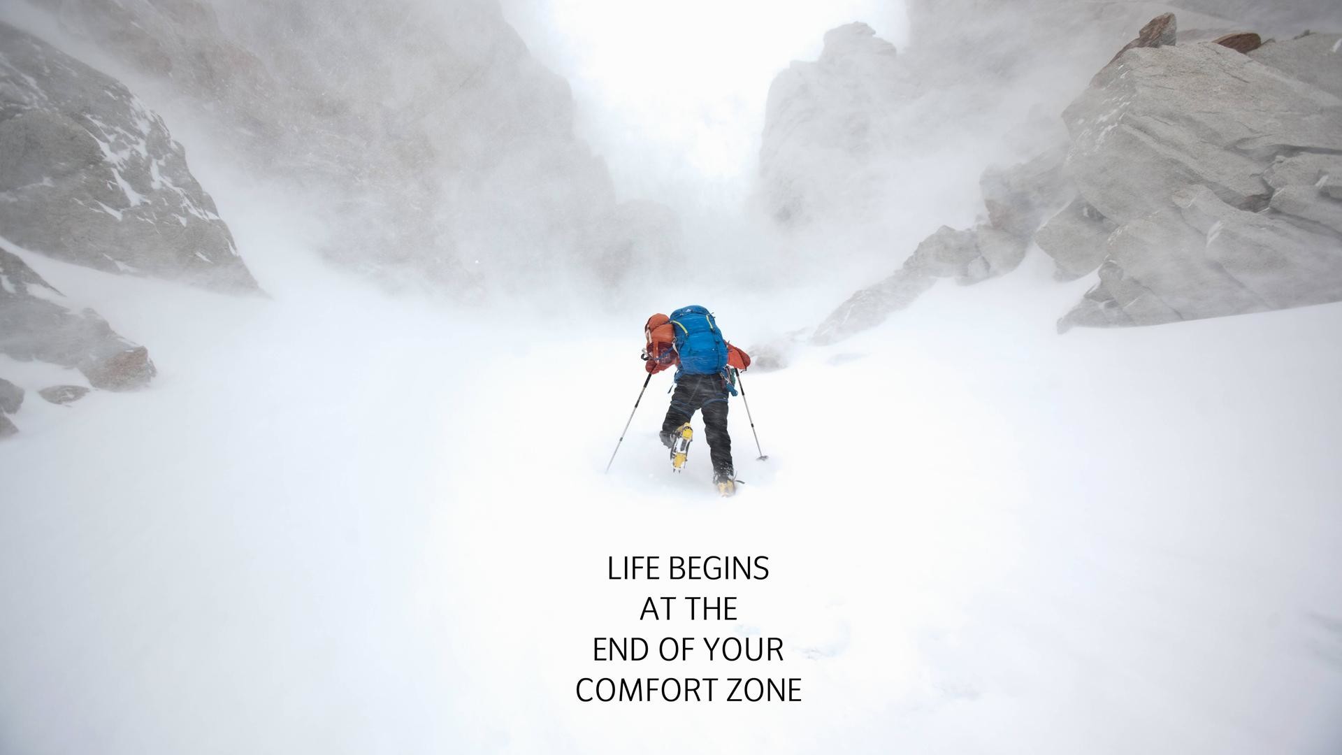 Life begins at the end of your comfort zone, Alpinista, Montagne innevate, Bufera, Citazione, sfondo 1080p