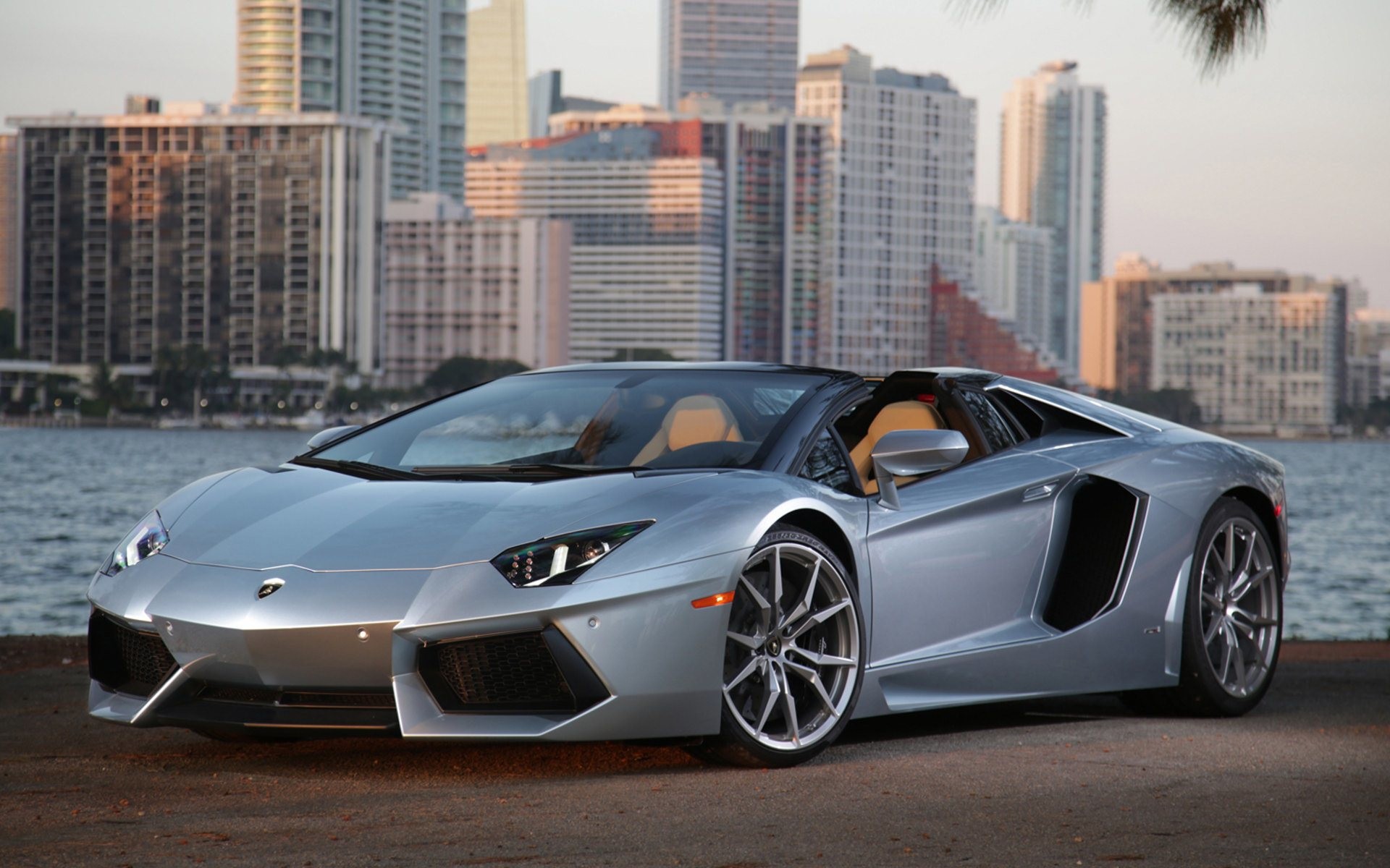 Lamborghini Aventador Roadster, Argento, Miami, Grattacieli, 1920x1200, immagine di sfondo