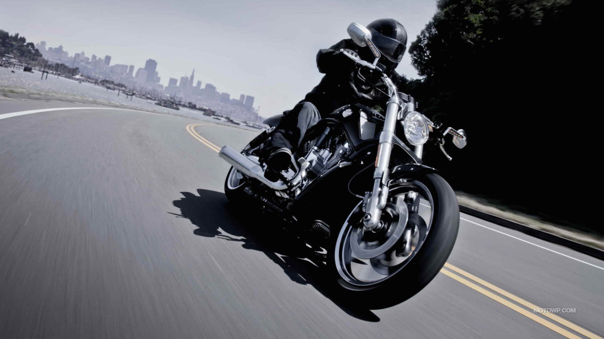 Harley-Davidson, Motociclista, Curva, Strada, Skyline, Full HD 1080p, sfondo desktop
