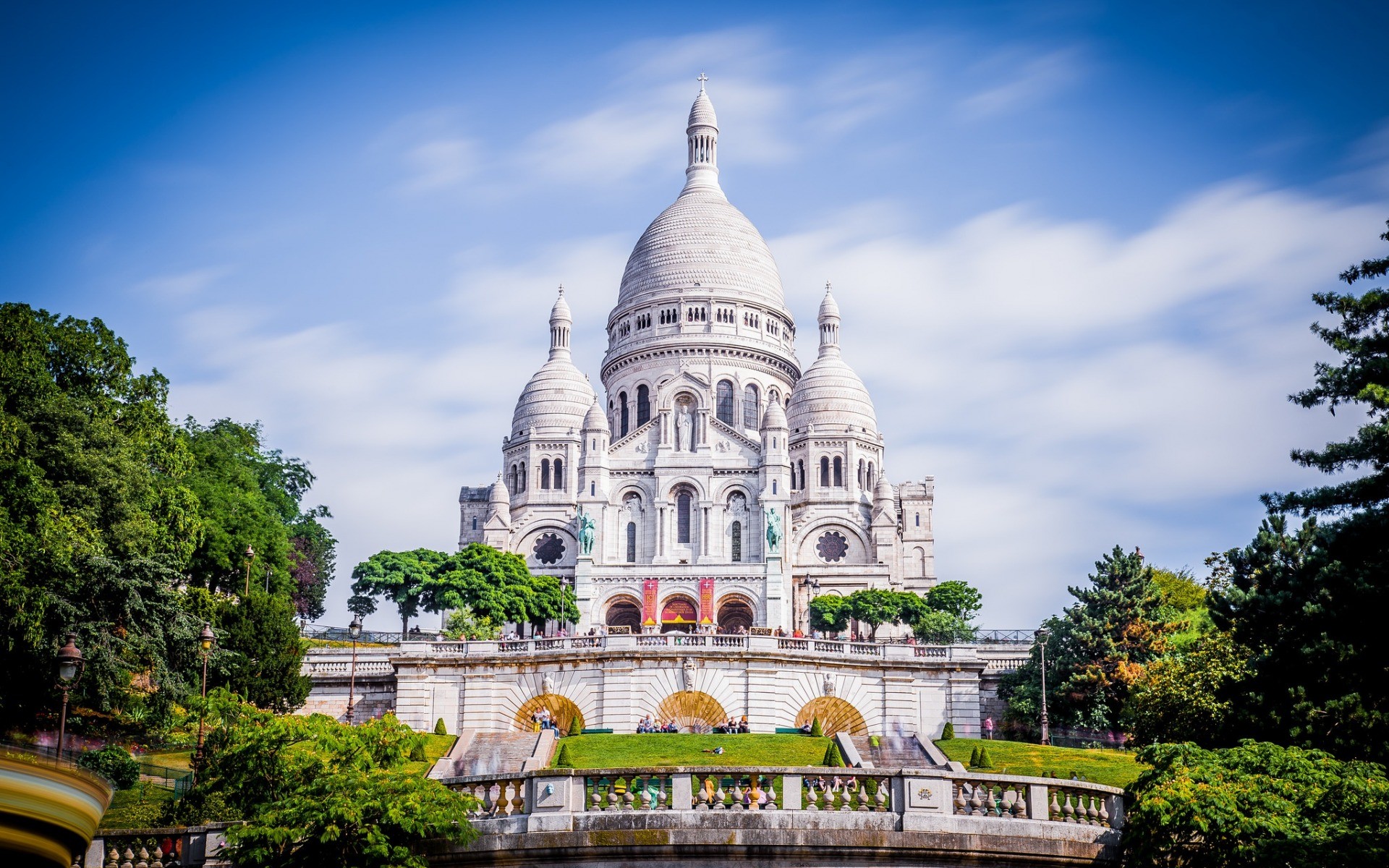 Basilica del Sacro Cuore, Sacré-Cœur, Montmartre, Parigi, Francia, Cielo azzurro, sfondo desktop