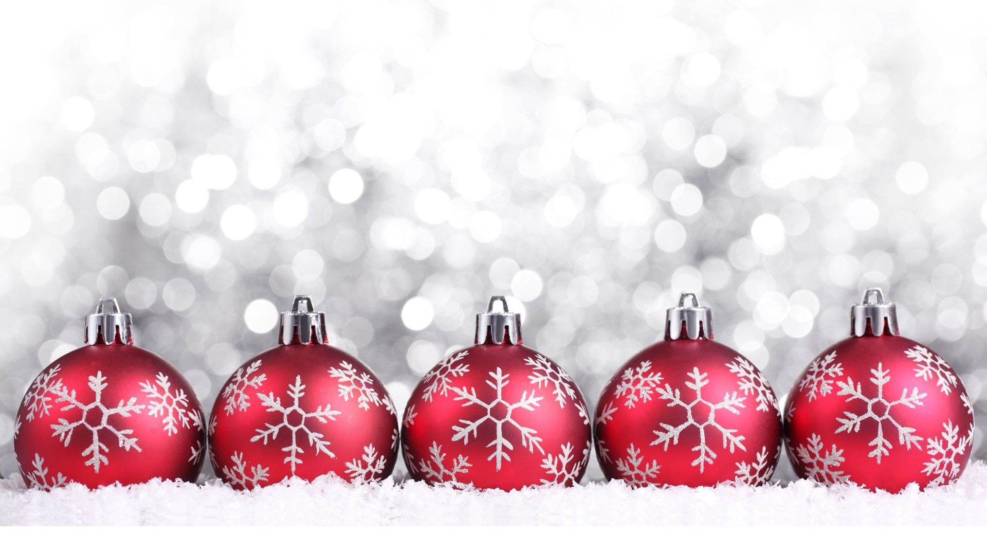 Palline di Natale rosse, Fiocchi di neve, Bokeh argento, Full HD, sfondo PC