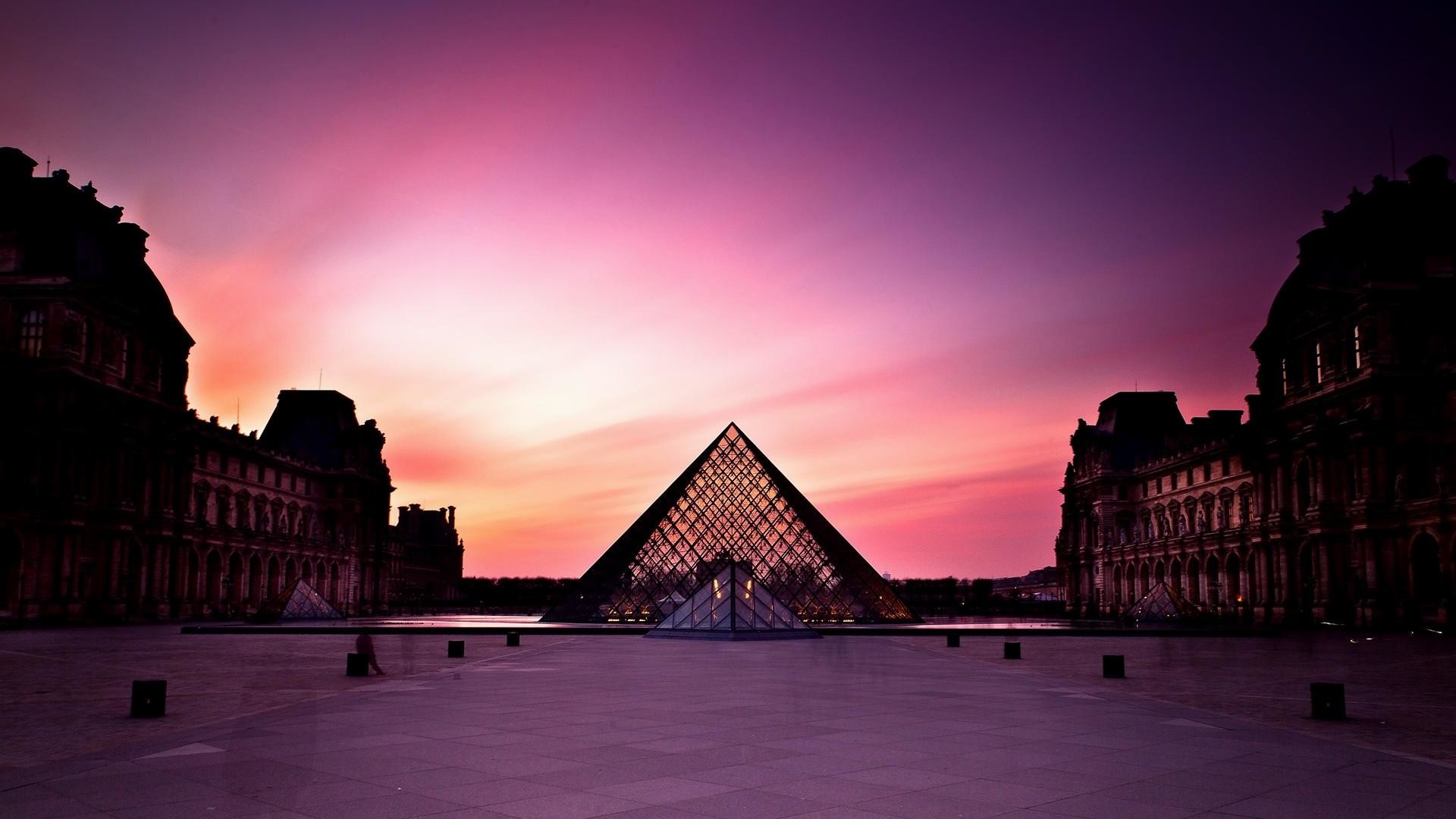 Piramide del Louvre, Museo del Louvre, Parigi, Cielo rosa, Full HD, sfondo desktop