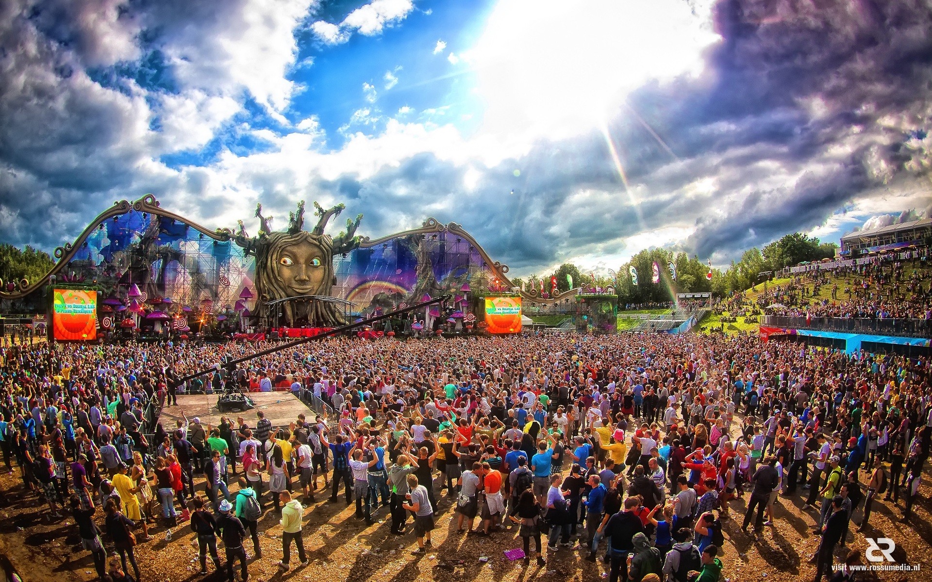 Tomorrowland, Main stage, Folla, Cielo nuvoloso, Full HD, sfondo per PC
