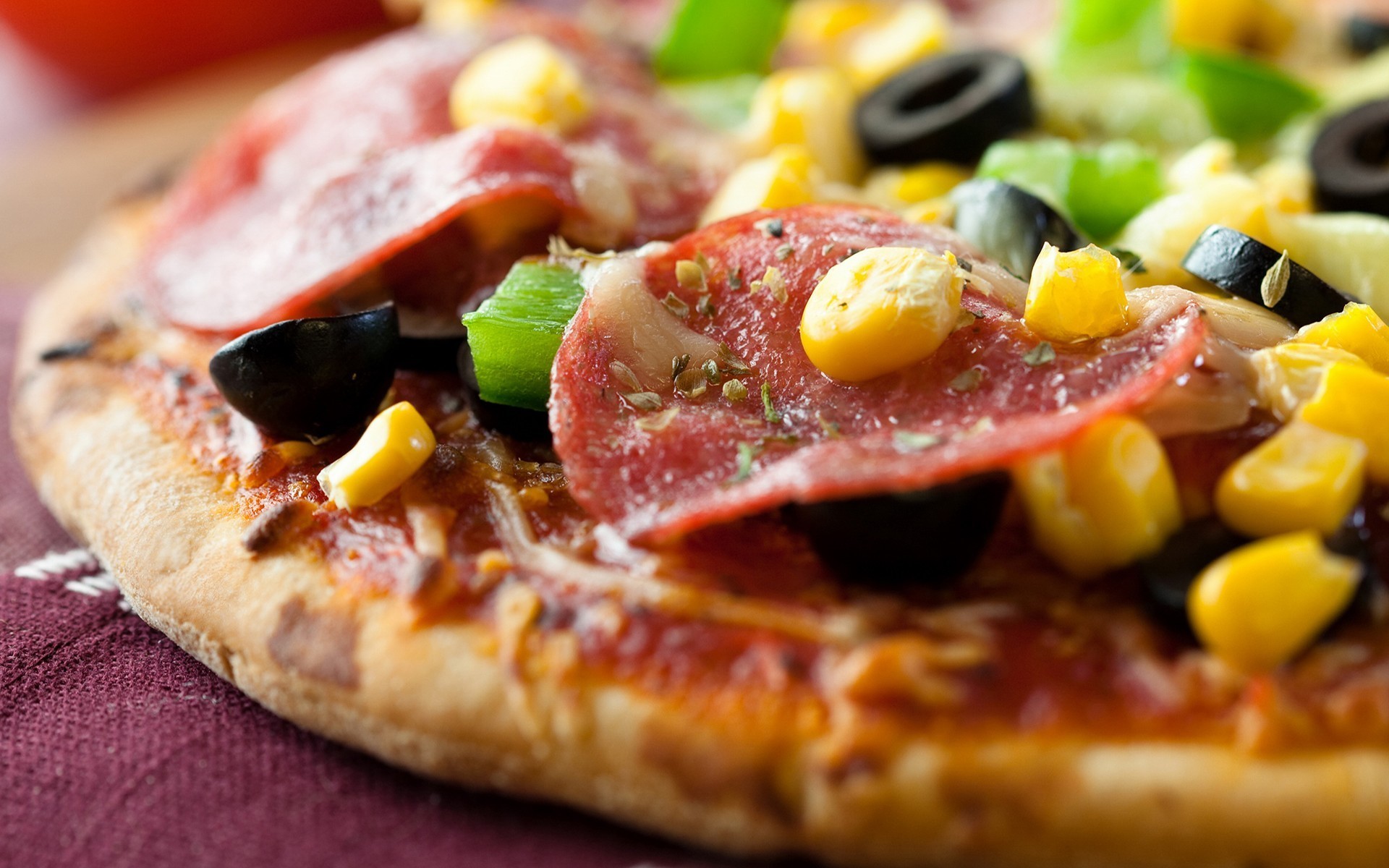 Pizza, Salame, Mais, Olive, Primo piano, 1920x1200, sfondo per PC