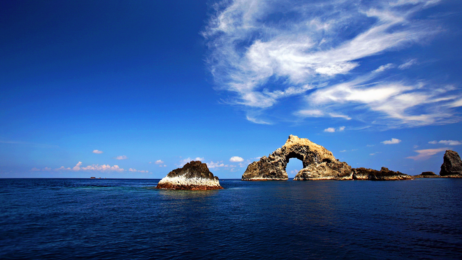 Arco di roccia, Scogli, Mare blu, Nuvole, 16:9 Full HD, sfondo widescreen