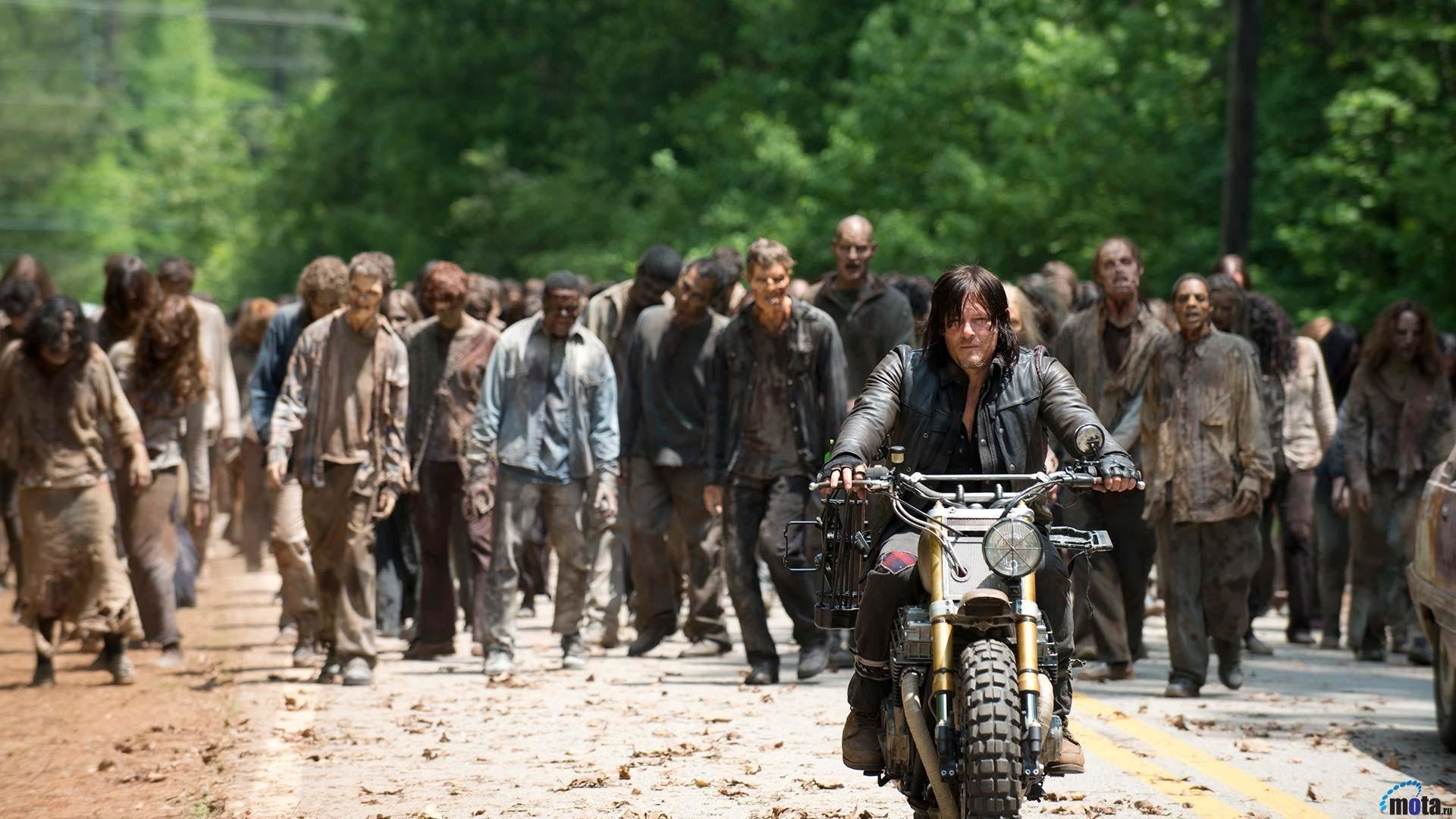 Daryl Dixon, Norman Reedus, The Walking Dead, Moto, Zombie, Orda di zombie, wallpaper Windows 11