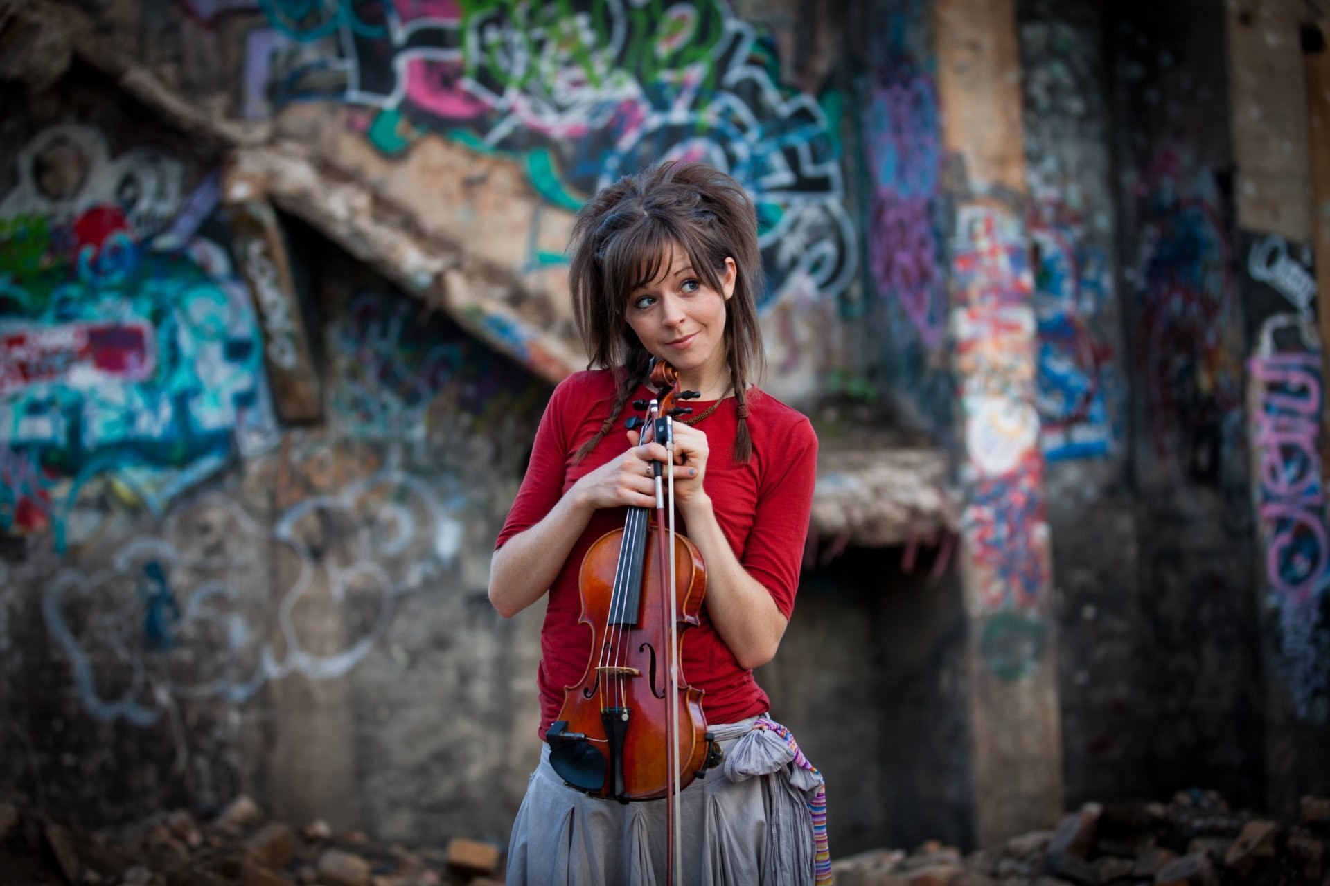 Lindsey Stirling, Violino, Graffiti, Rovine, Full HD, sfondo per portatile