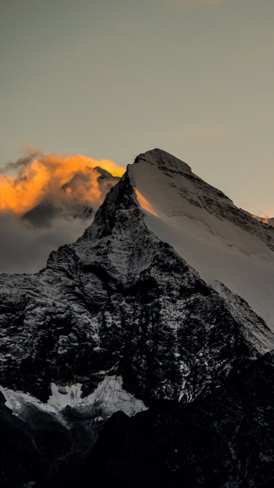 Montagna, Vetta innevata, Tramonto, Bianco e nero, immagine di sfondo iPhone 7