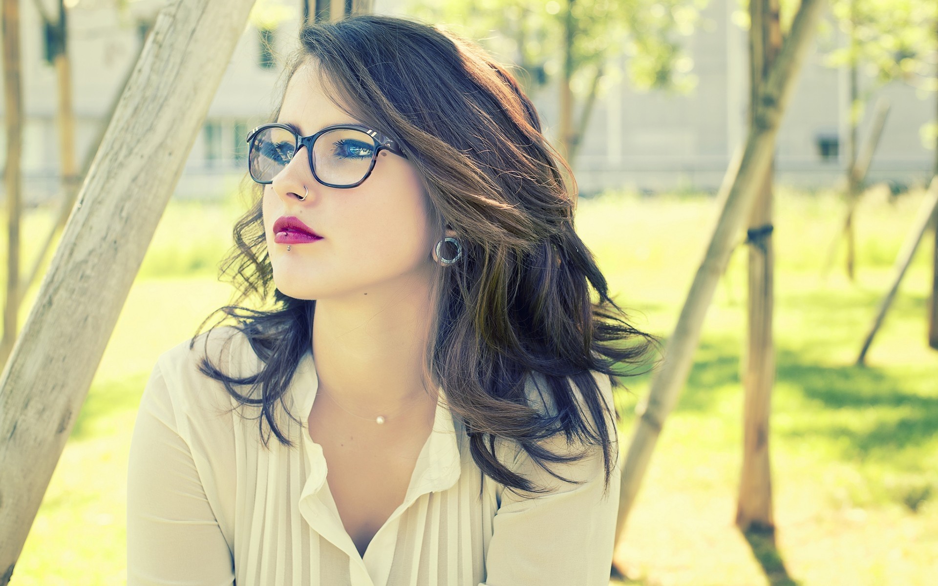Ragazza, Occhiali, Rossetto viola, Parco, 16:10 Full HD, sfondo widescreen