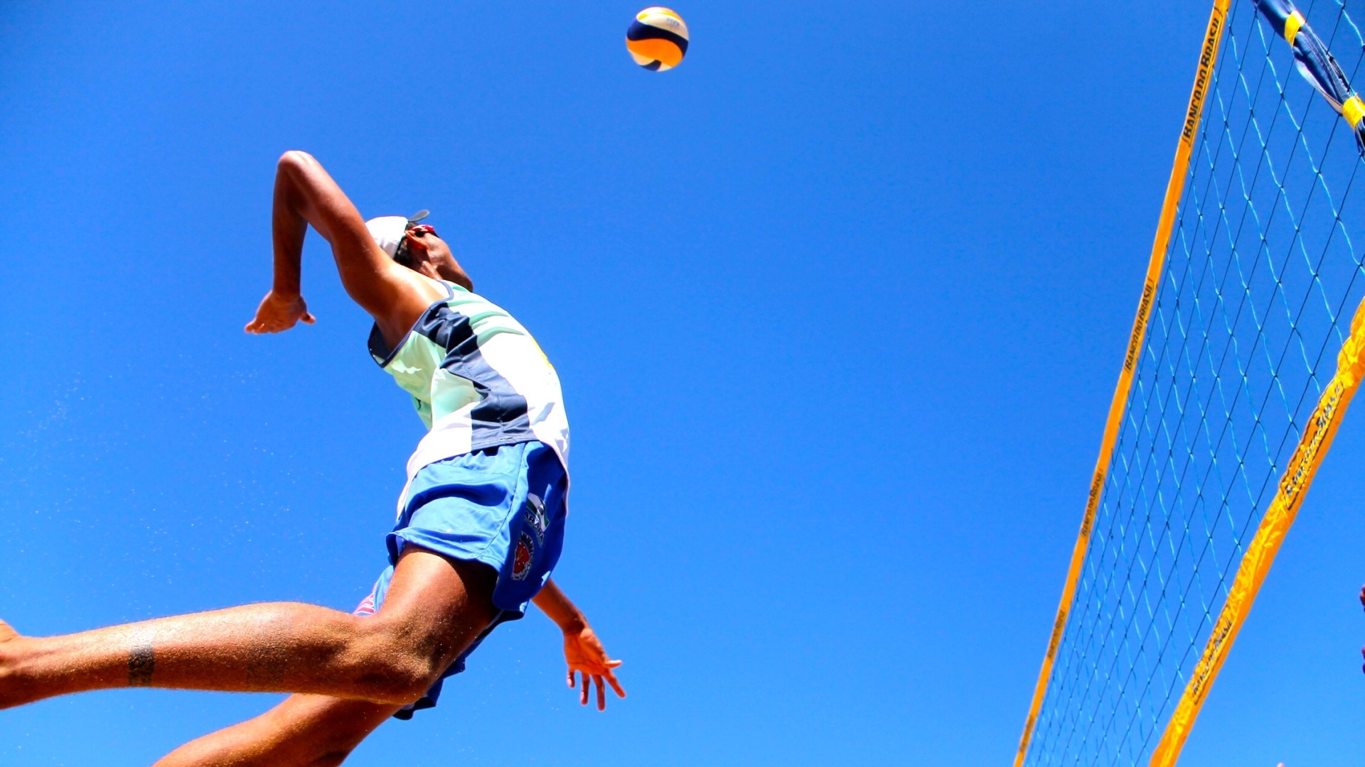 Pallavolo, Schiacciata, Vista dal basso, Cielo blu, 1920x1080, sfondo per PC