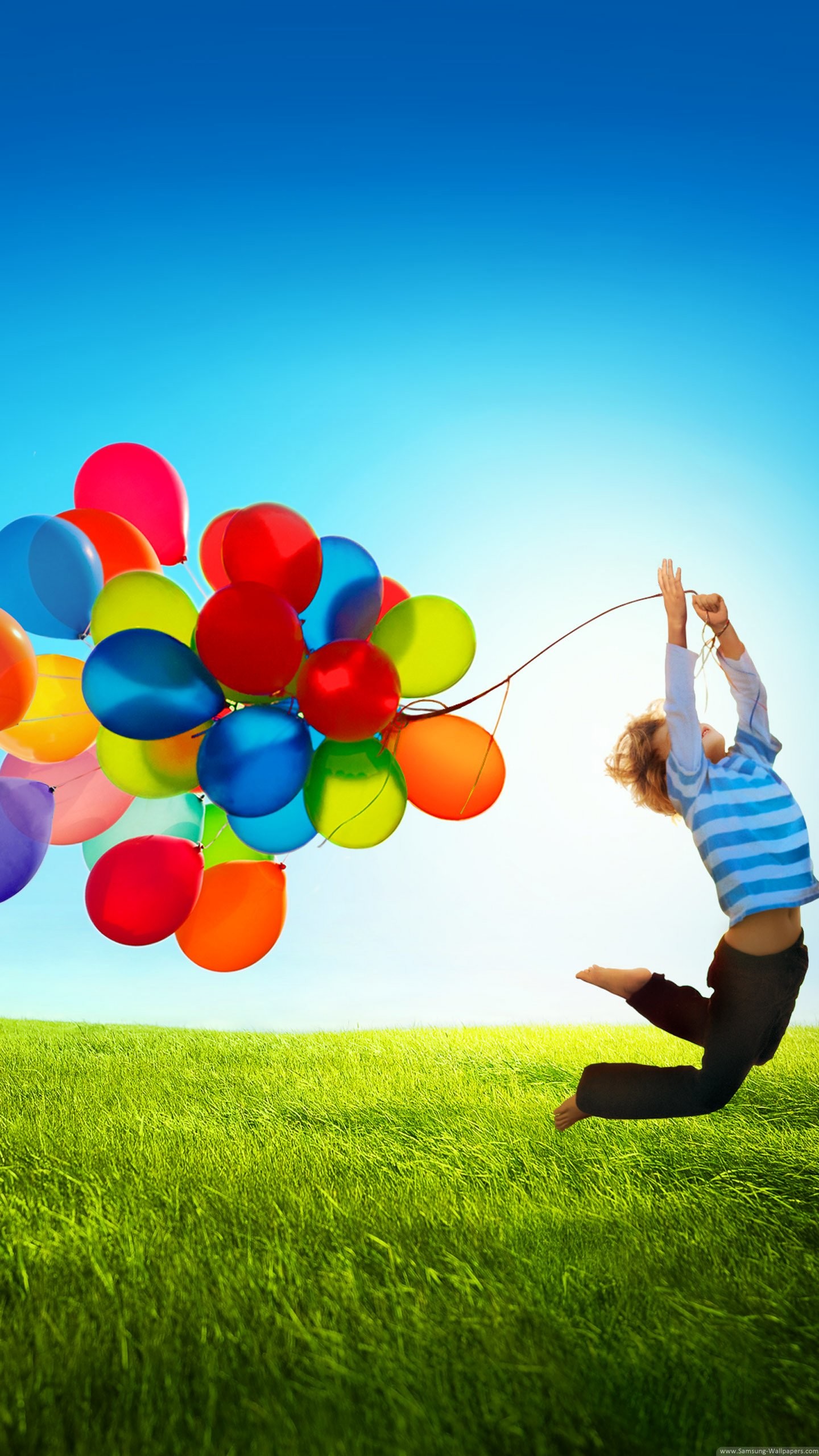 Samsung Galaxy S4, Palloncini, Ragazzo, Prato, QHD+, sfondo per smartphone