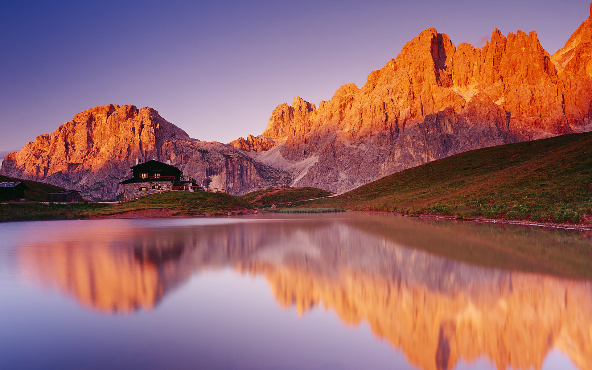 Dolomiti, Lago alpino, Riflesso, Enrosadira, Tramonto, sfondo Windows 10 Full HD