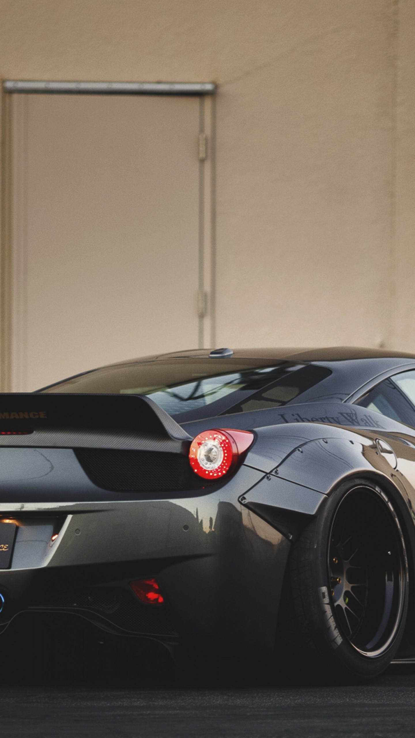 Ferrari 458 Italia, Liberty Walk, Nero opaco, Garage, wallpaper per iPhone e Android