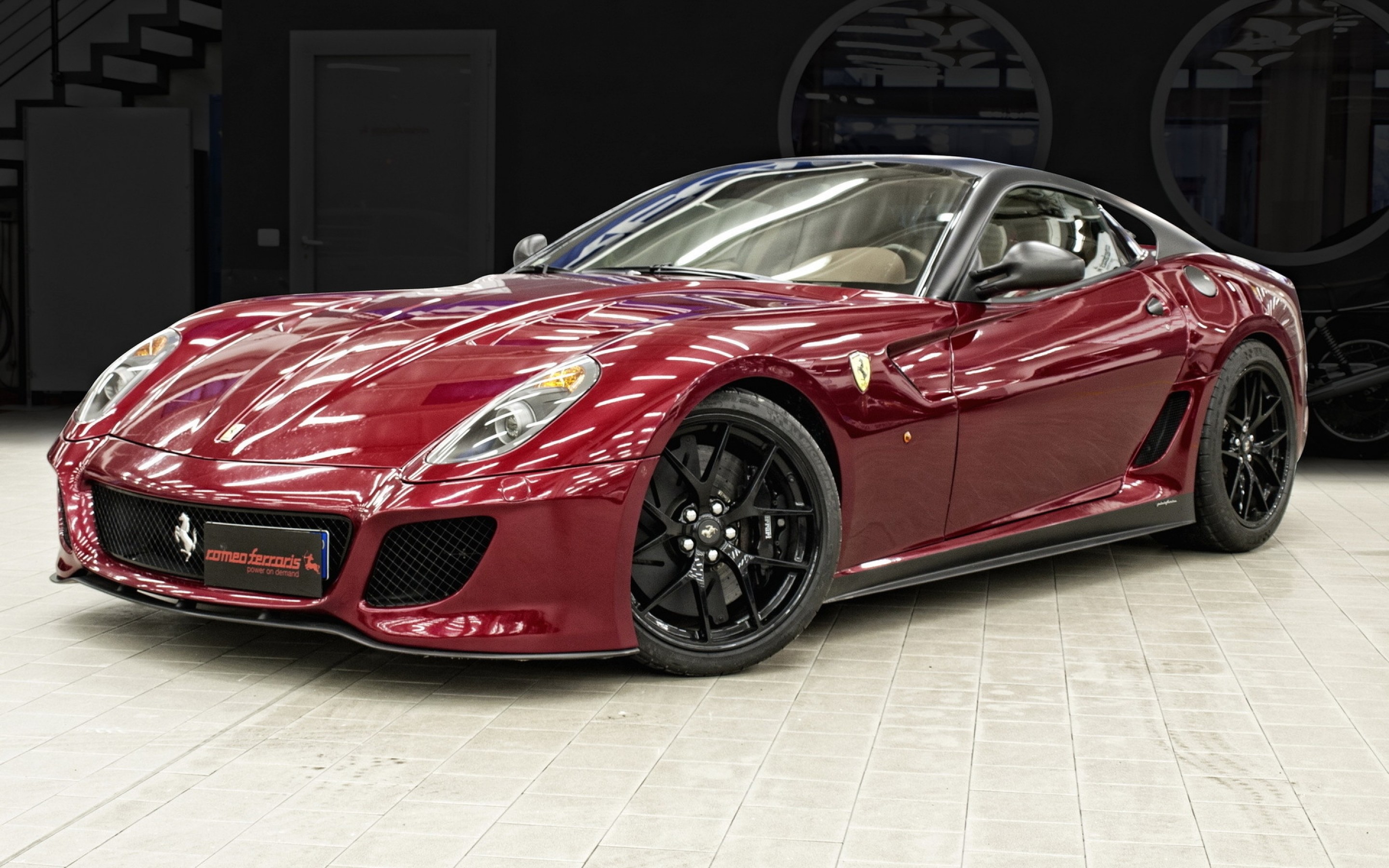 Ferrari 599 GTO, Ferrari, Rosso scuro, Showroom, 2K, sfondo per PC e portatile