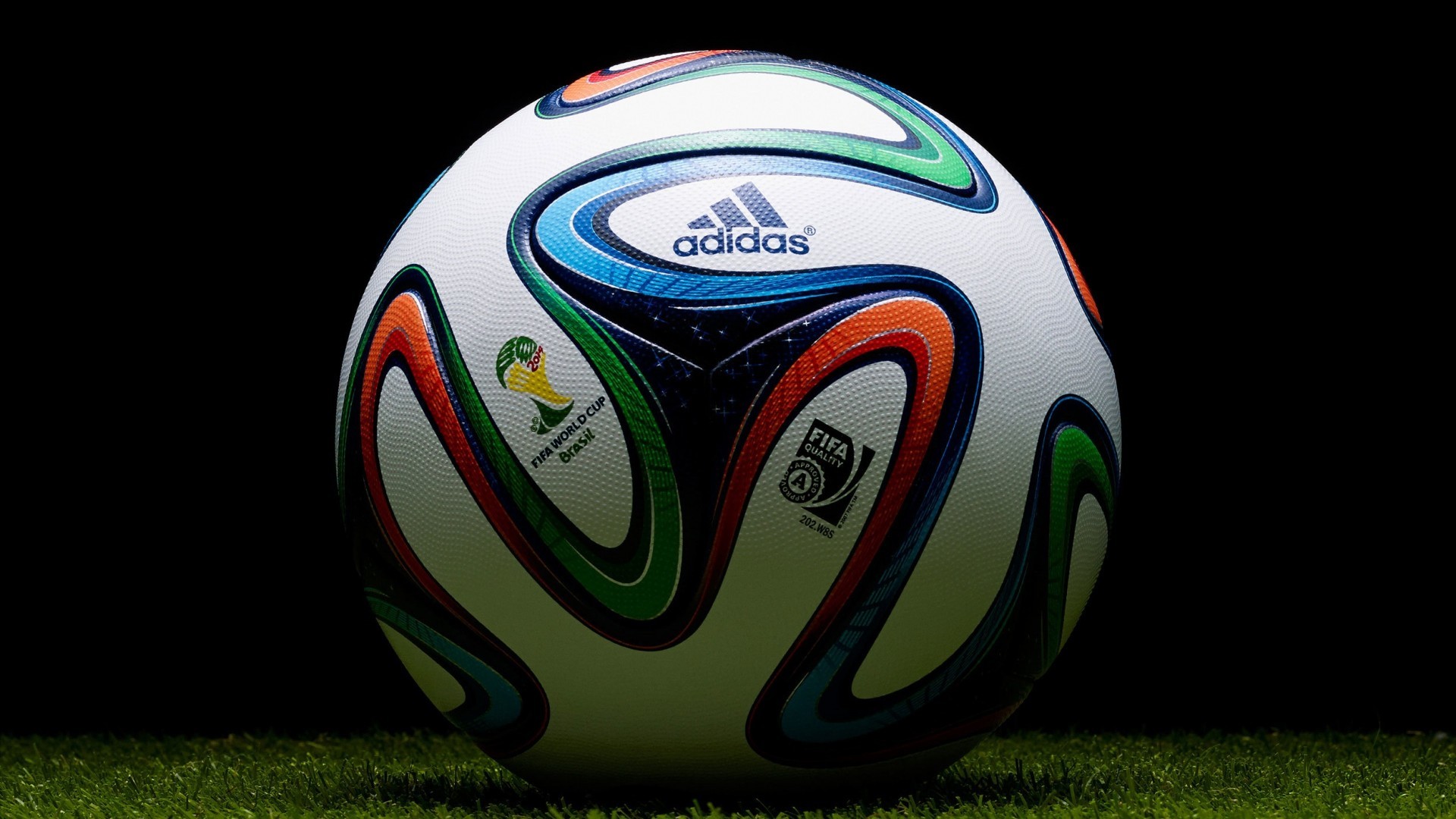 Adidas Brazuca, Mondiali 2014, Pallone, Erba, 16:9 Full HD, sfondo widescreen