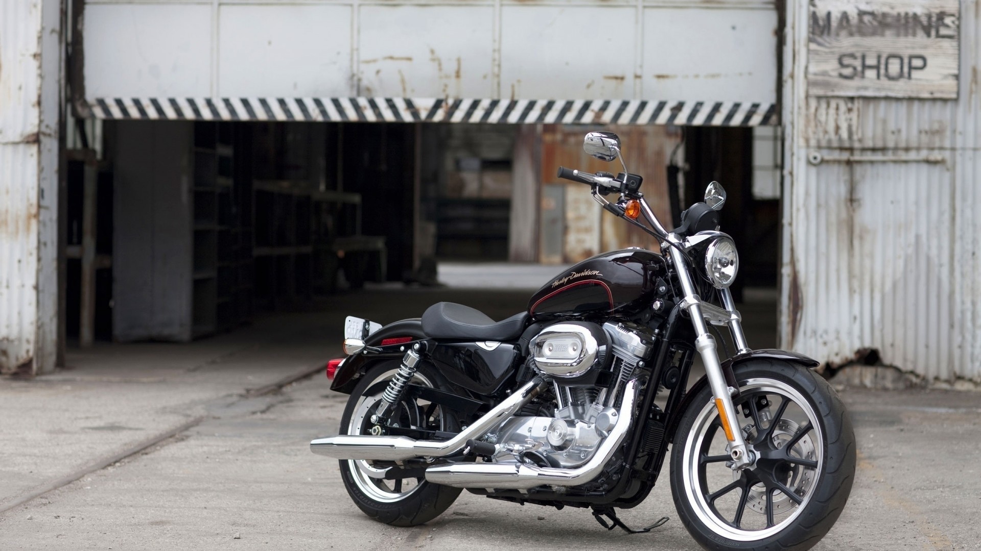Harley-Davidson Sportster SuperLow, Harley-Davidson, Officina, Machine Shop, Nero, sfondo per PC