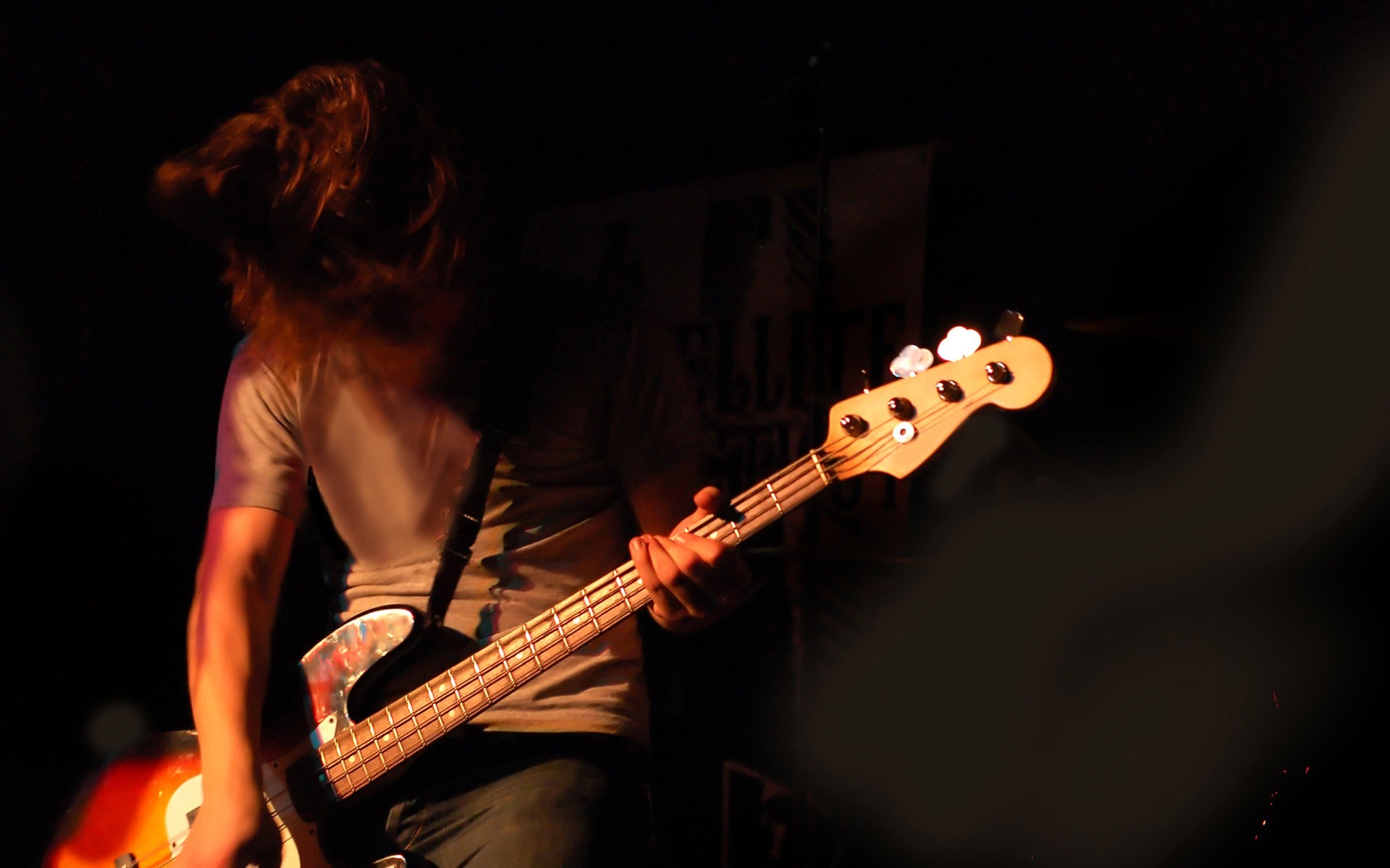 Bassista, Basso elettrico, Concerto, Sfondo scuro, Full HD, wallpaper desktop
