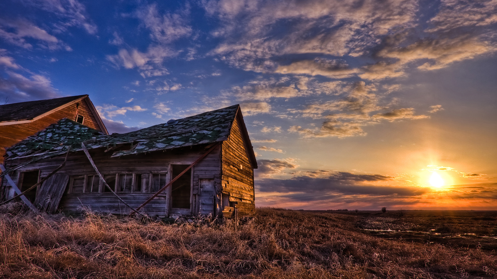 Casa abbandonata, Fienile, Tramonto, Prateria, Nuvole, 16:9 Full HD, sfondo widescreen