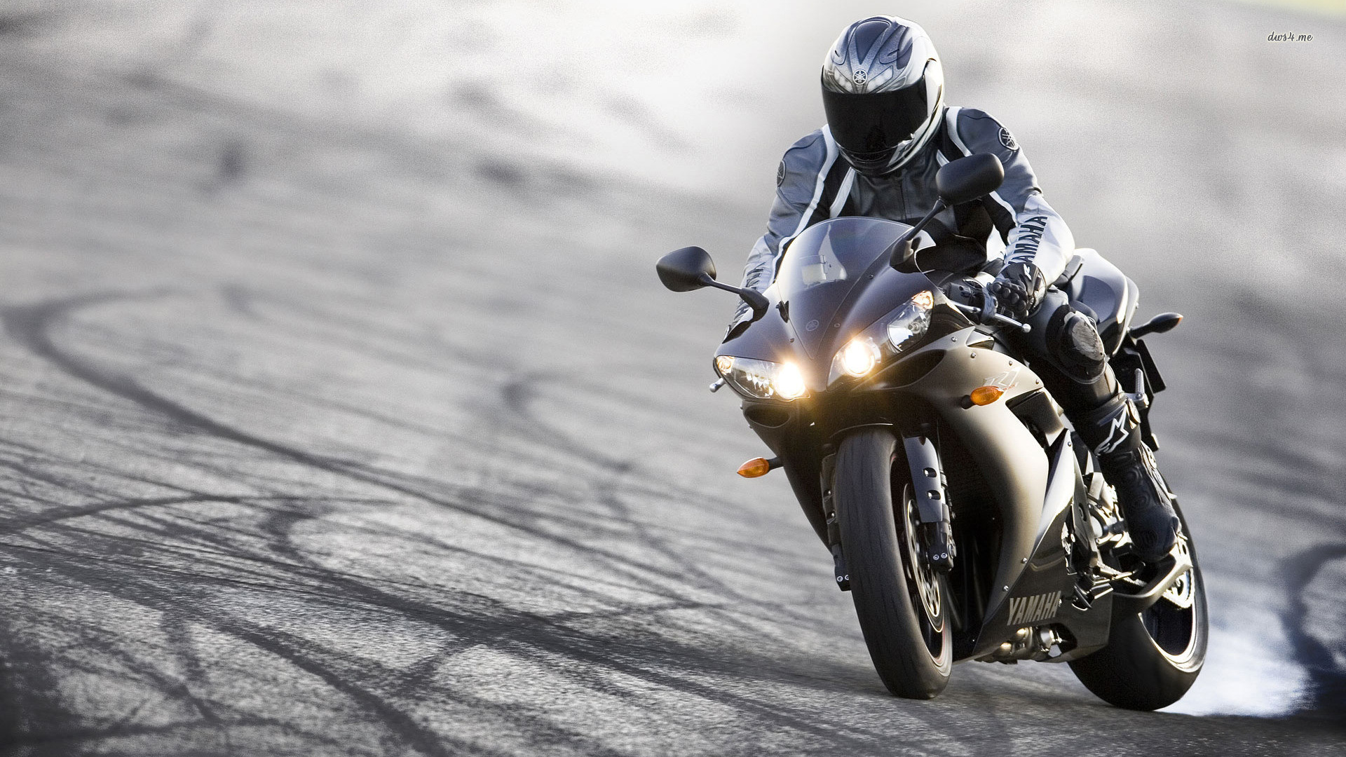 Yamaha YZF-R1, Superbike, Burnout, Bianco e nero, Full HD, sfondo Windows 11